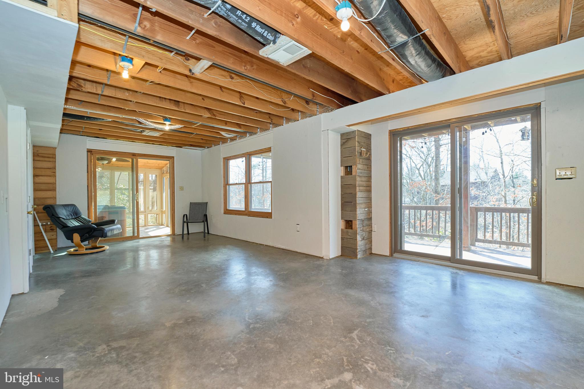 LAKE HOLIDAY ESTATES - Residential