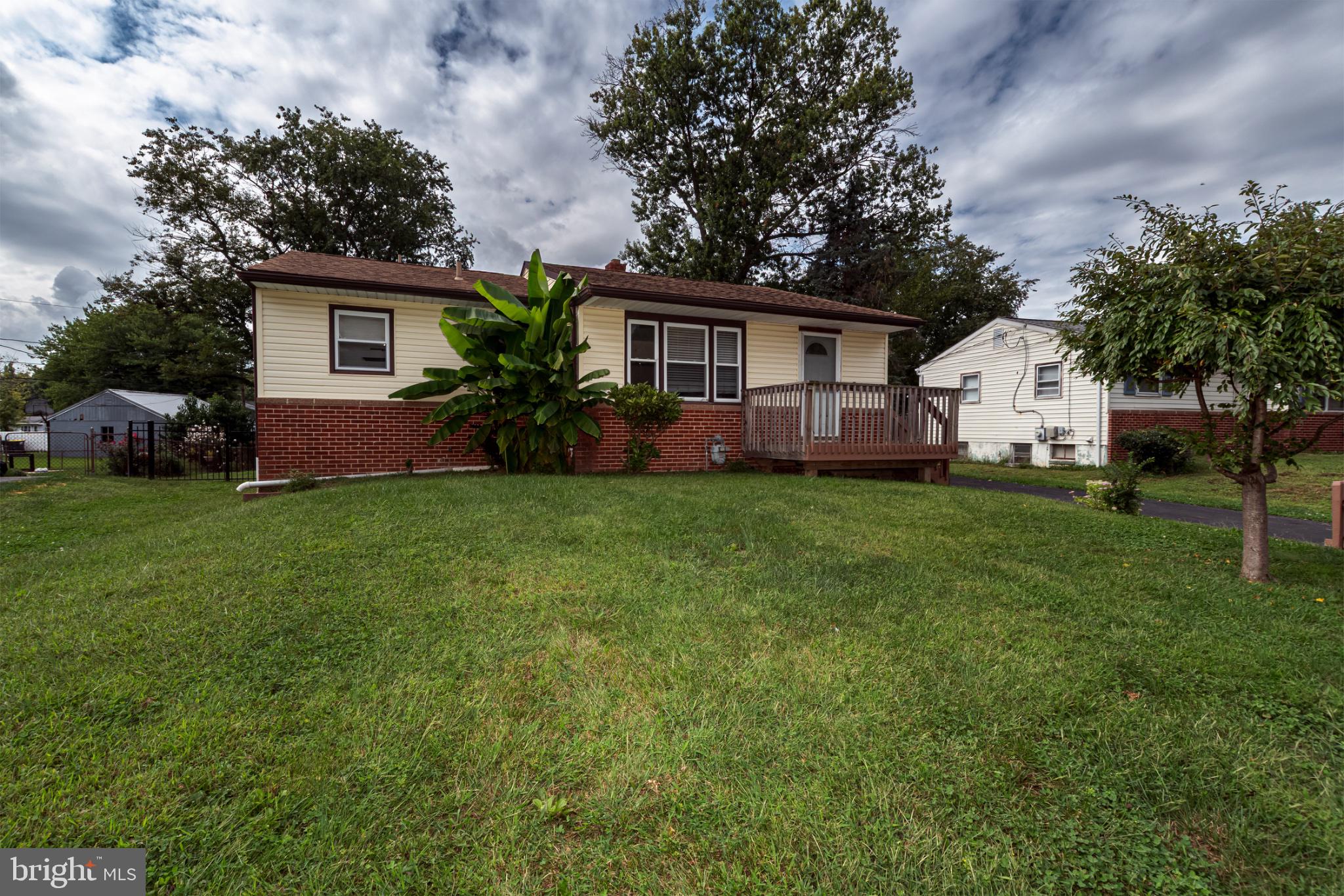 6 ABSON DRIVE