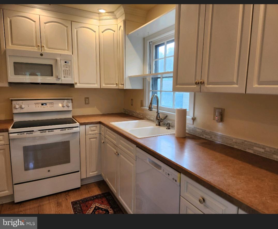 CHAPLINE'S CHOICE - Residential