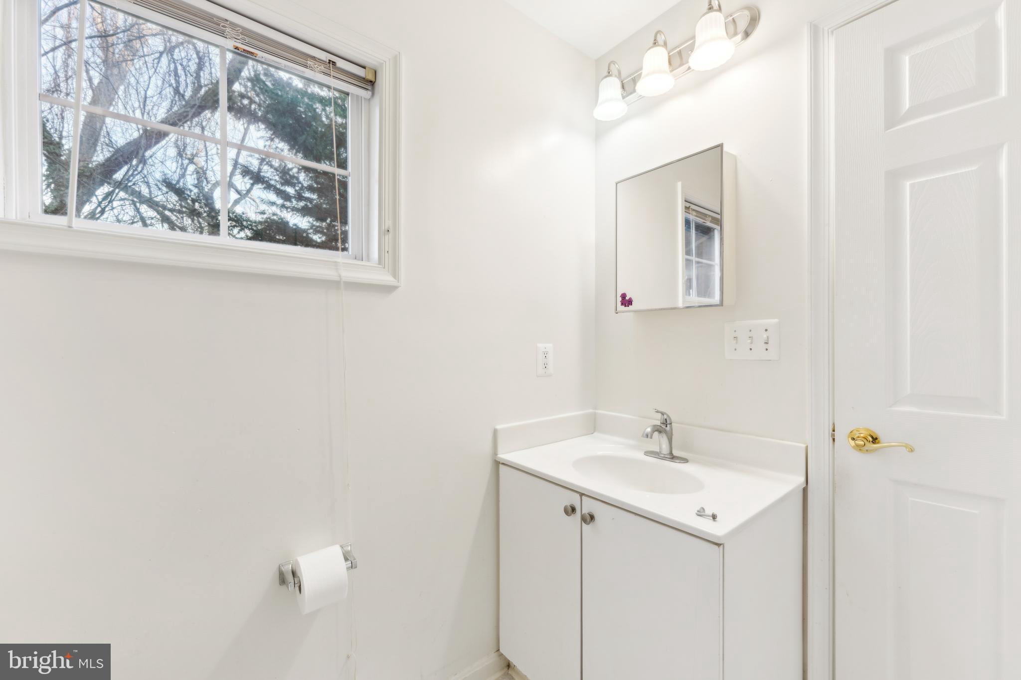 LINCOLN TERRACE - Residential Lease