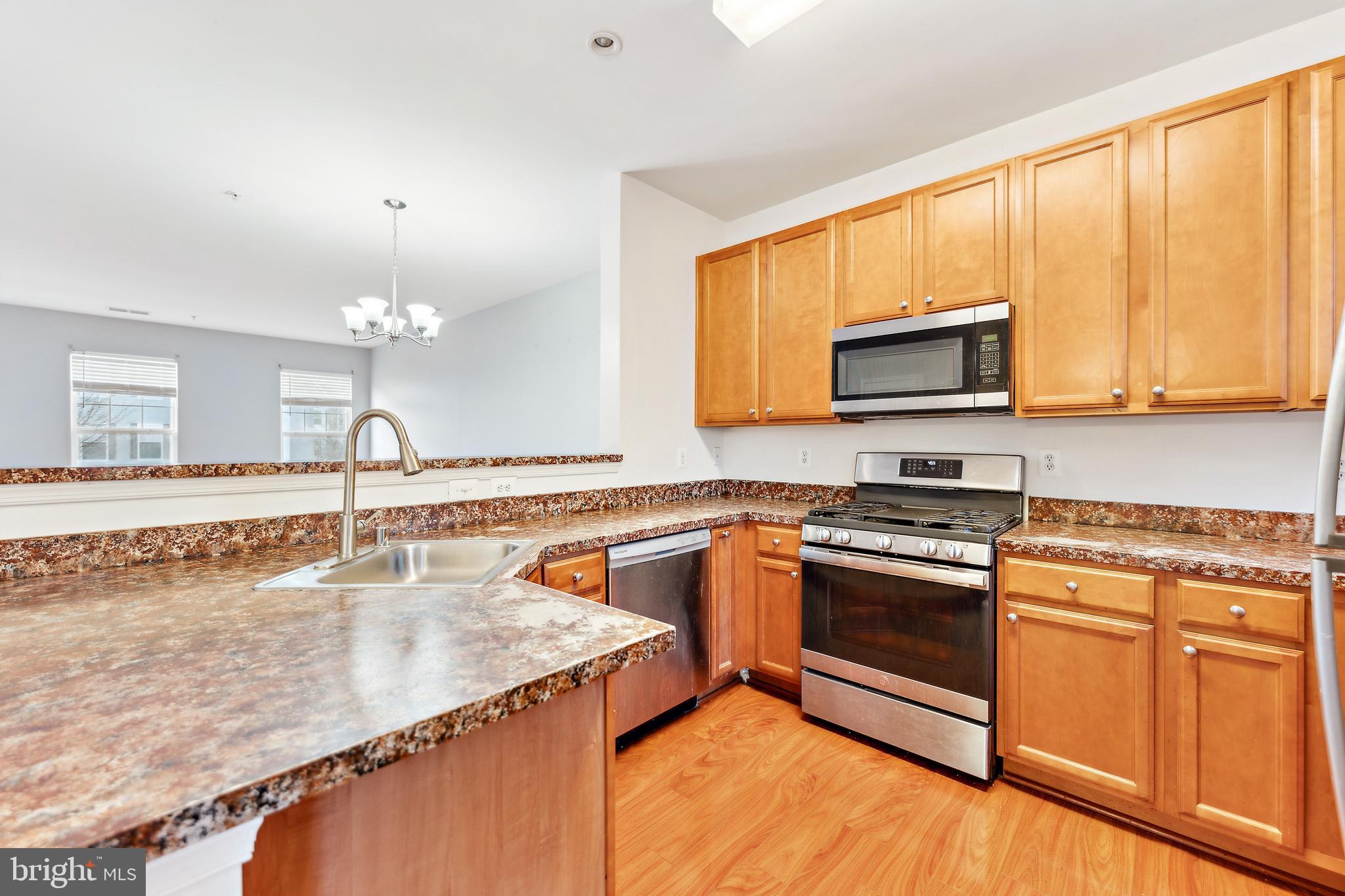 LINCOLN TERRACE - Residential Lease