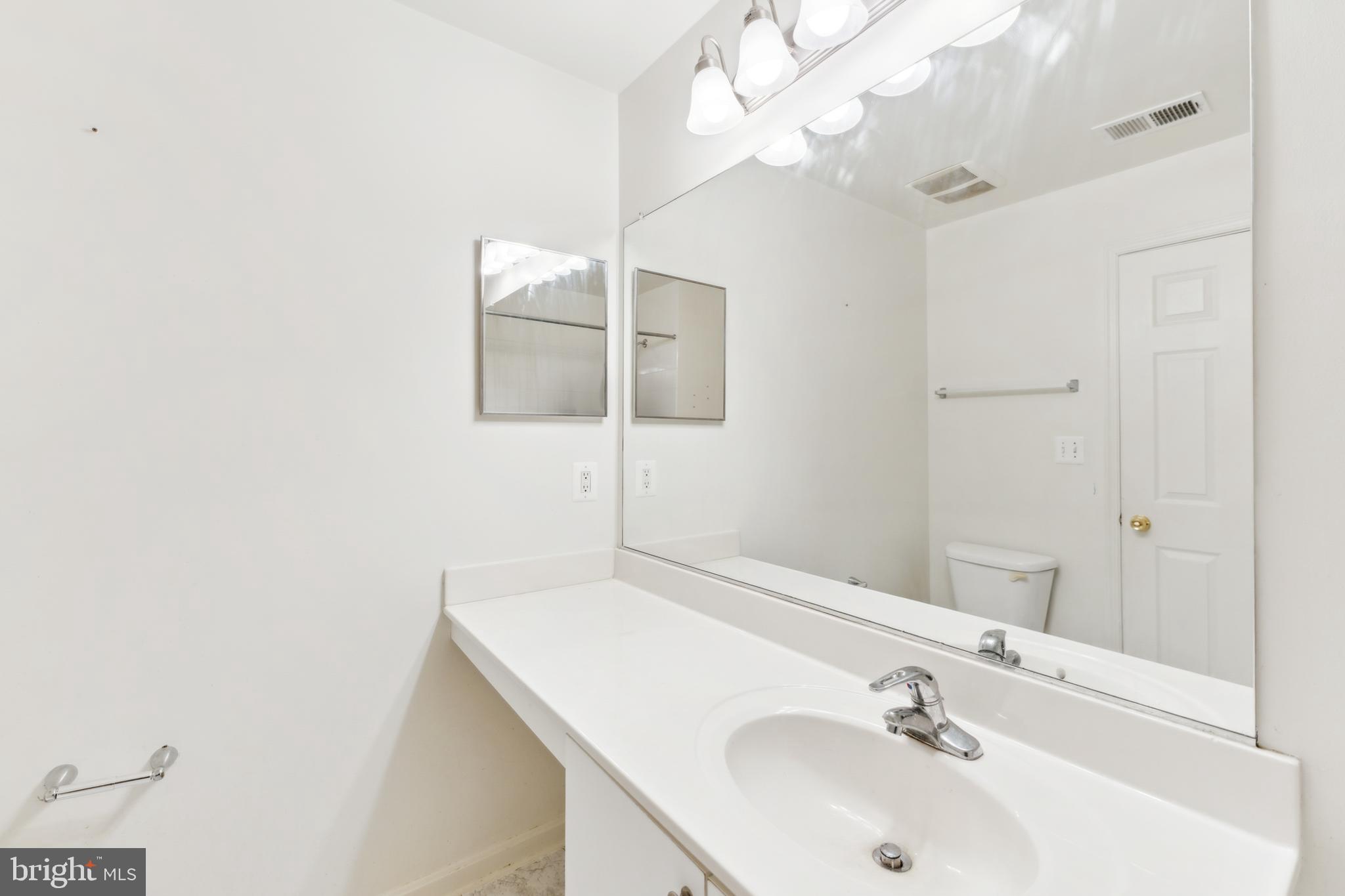 LINCOLN TERRACE - Residential Lease