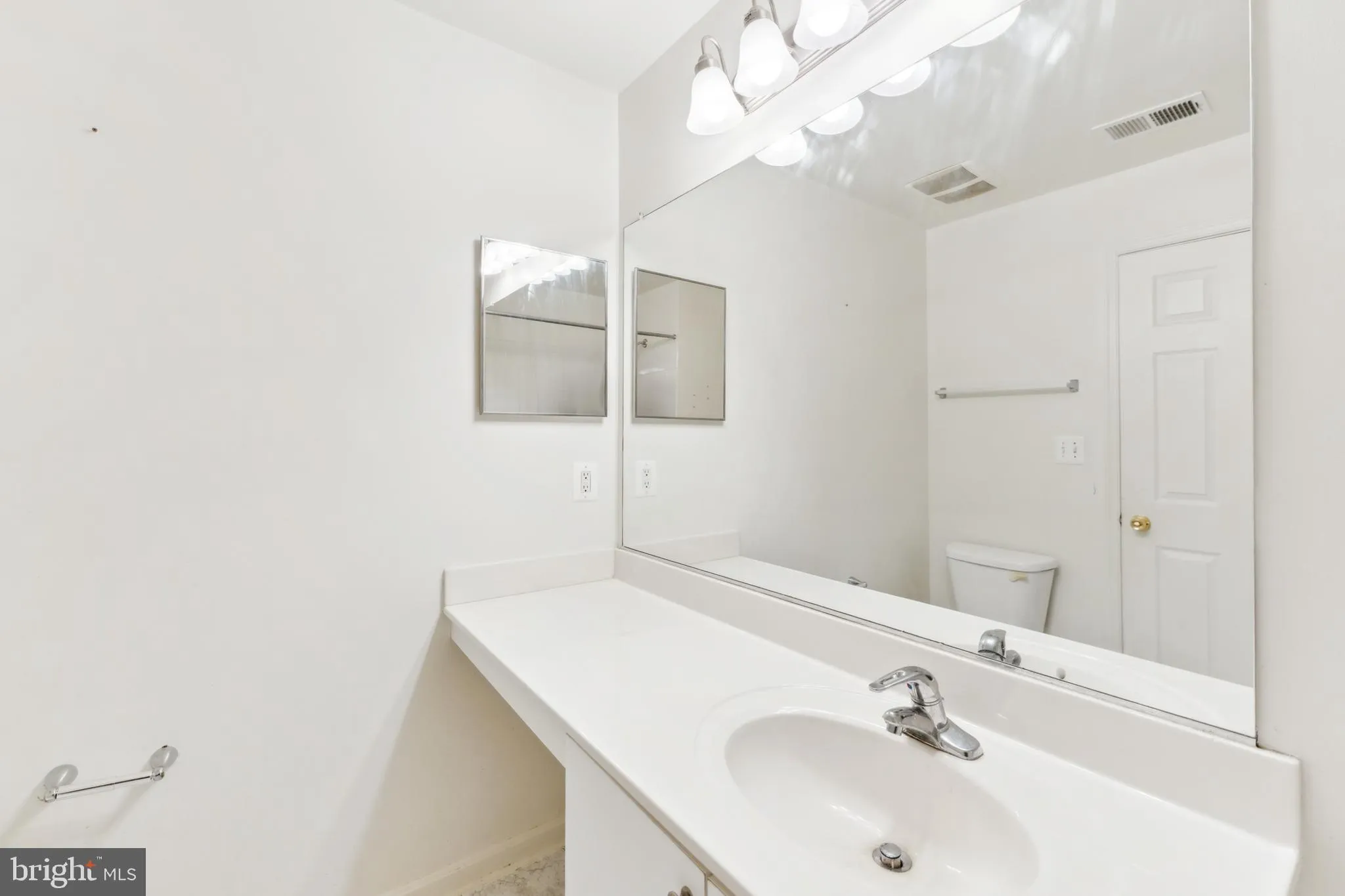 Rockville, Maryland 20850, United States, 3 Bedrooms Bedrooms, ,3 BathroomsBathrooms,Residential,Coming Soon,693