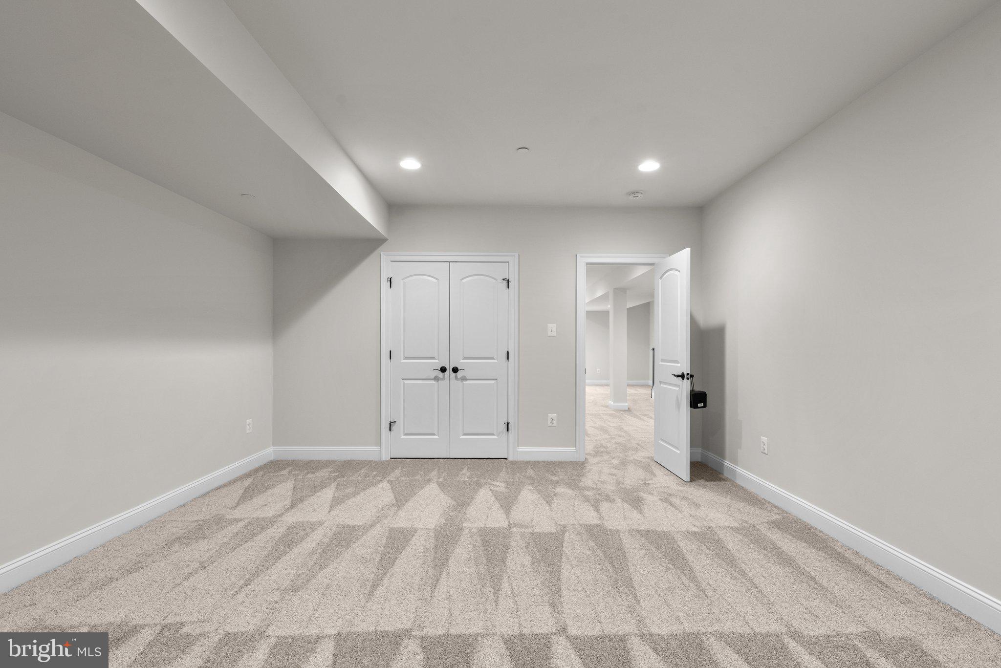 NOB HILL - Residential