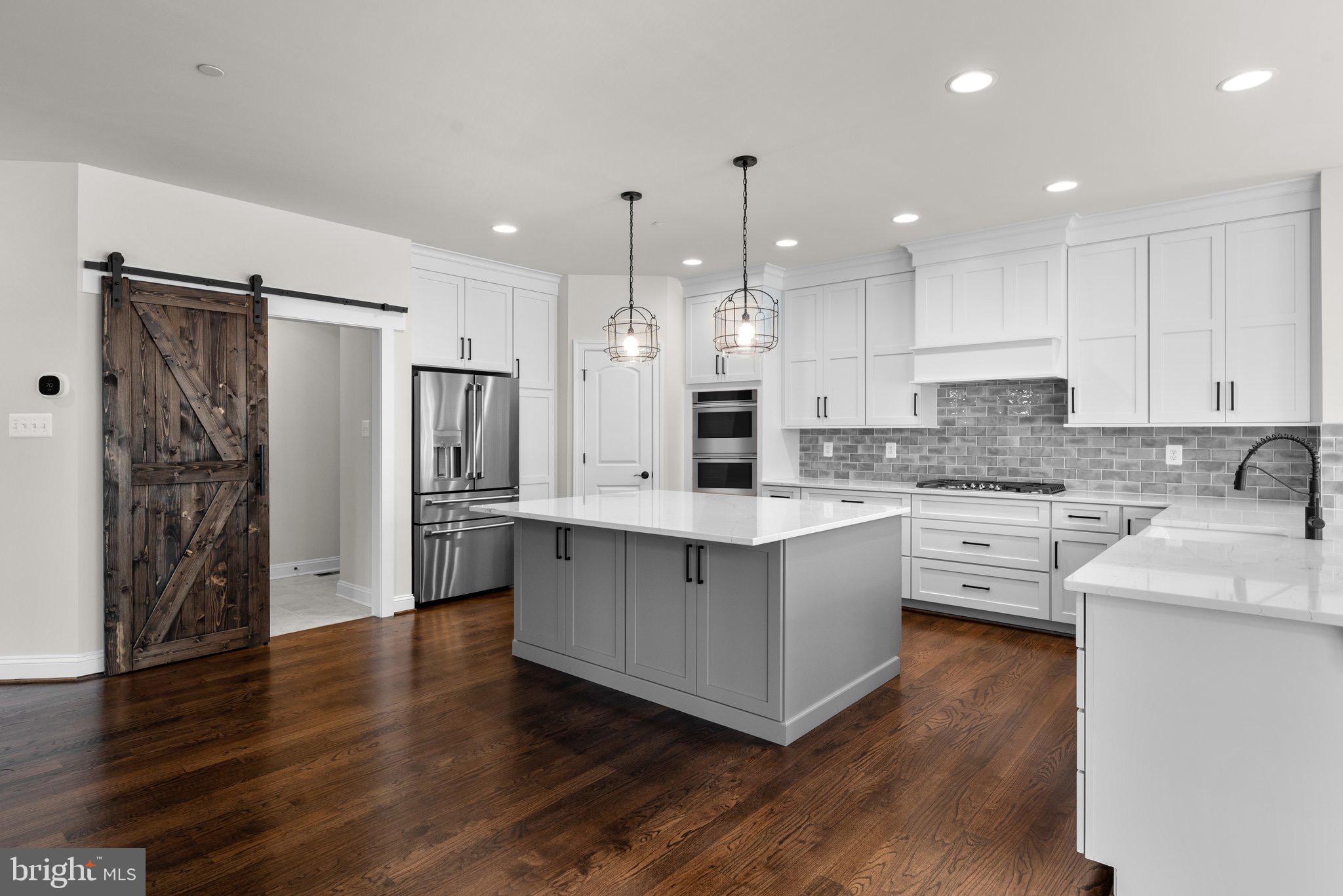 NOB HILL - Residential