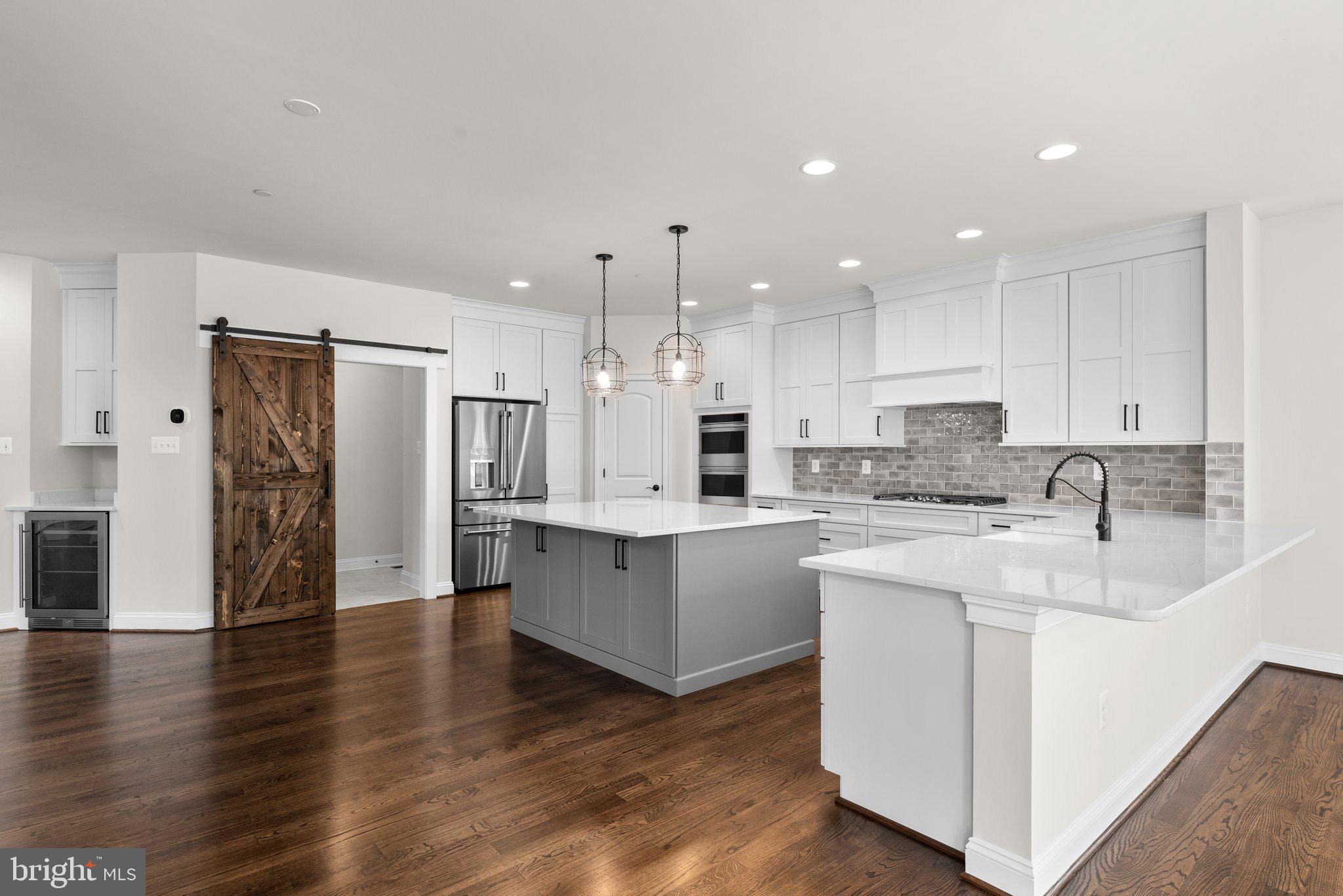 NOB HILL - Residential