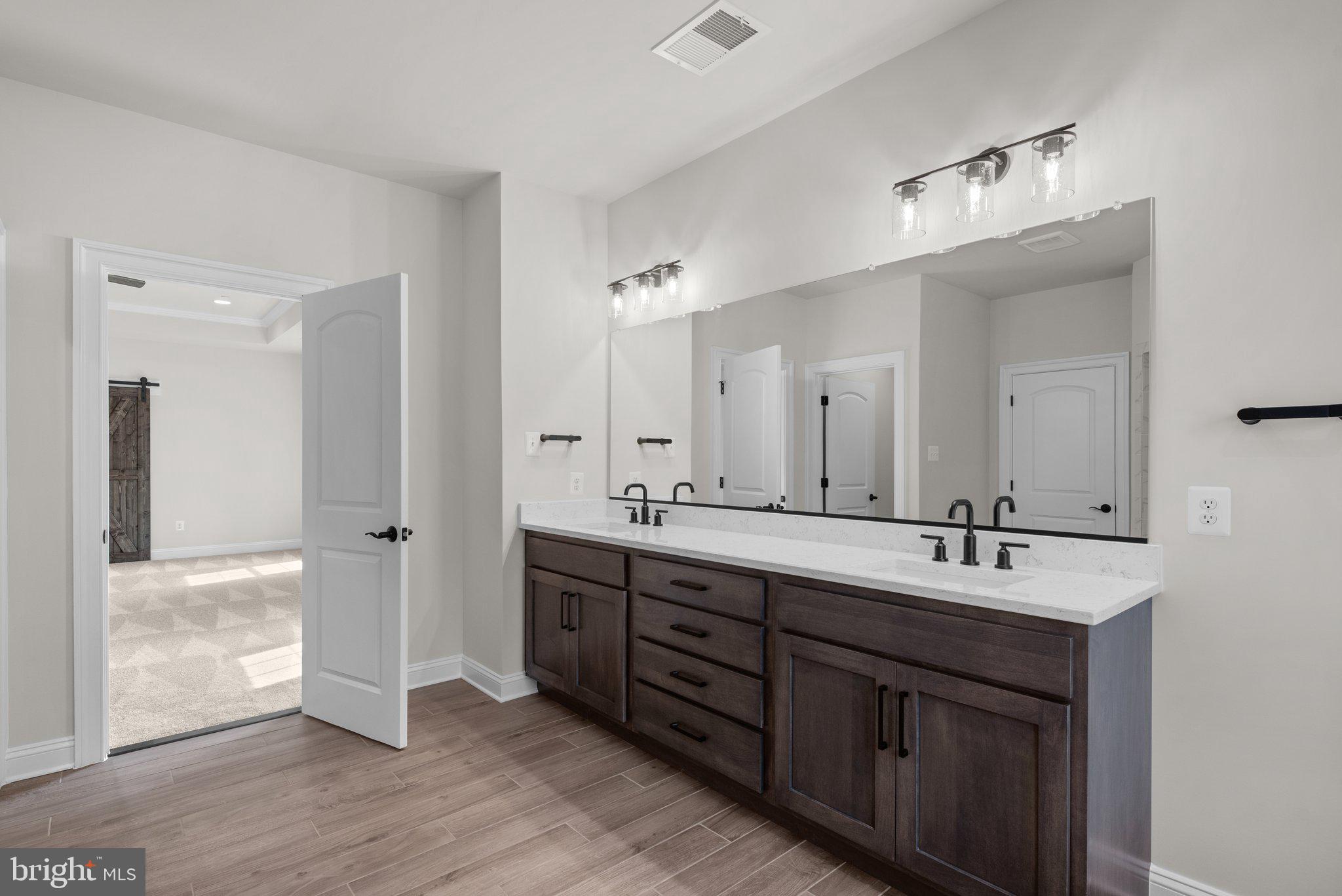 NOB HILL - Residential