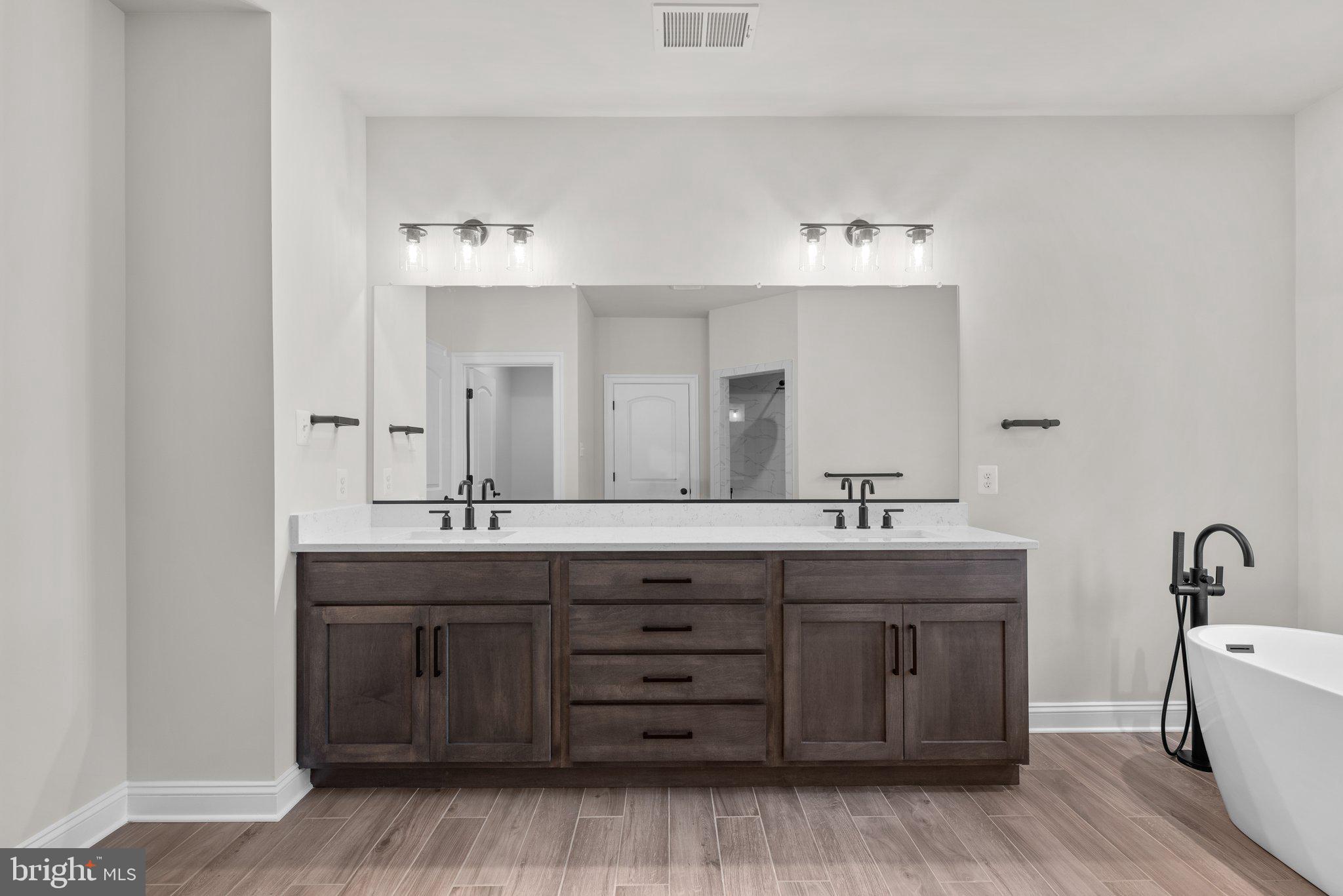 NOB HILL - Residential