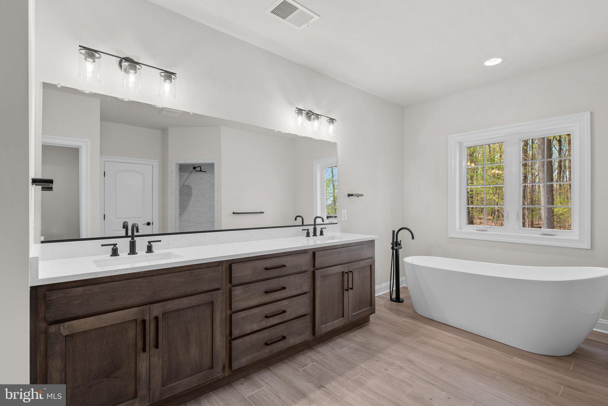 NOB HILL - Residential