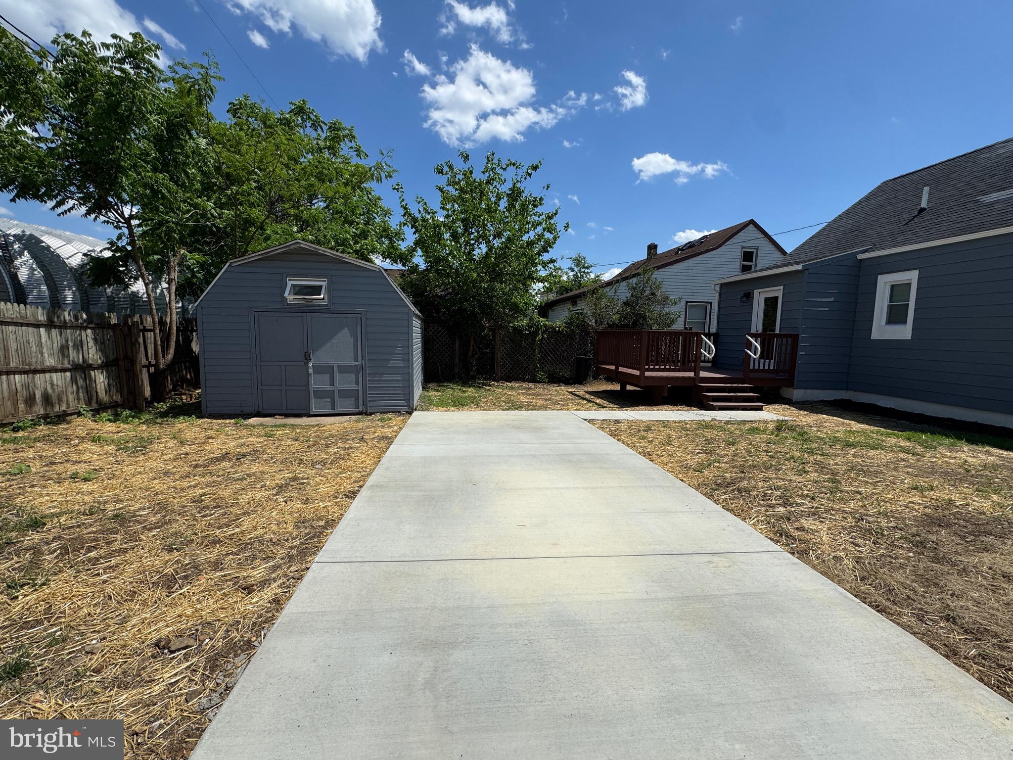 EASTERN TERRACE - Residential