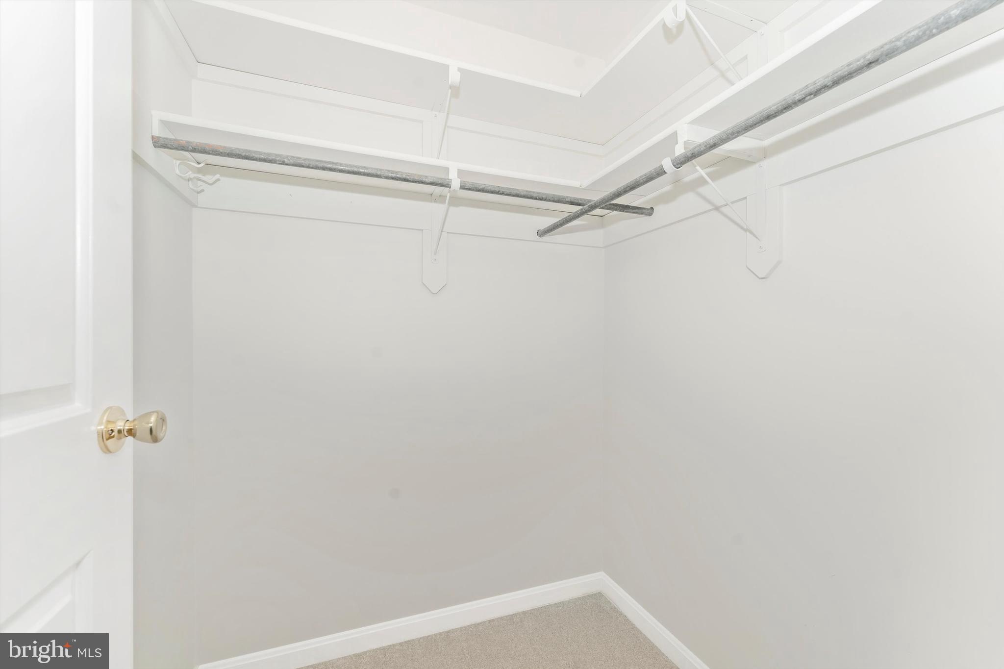 WATERSIDE - Residential