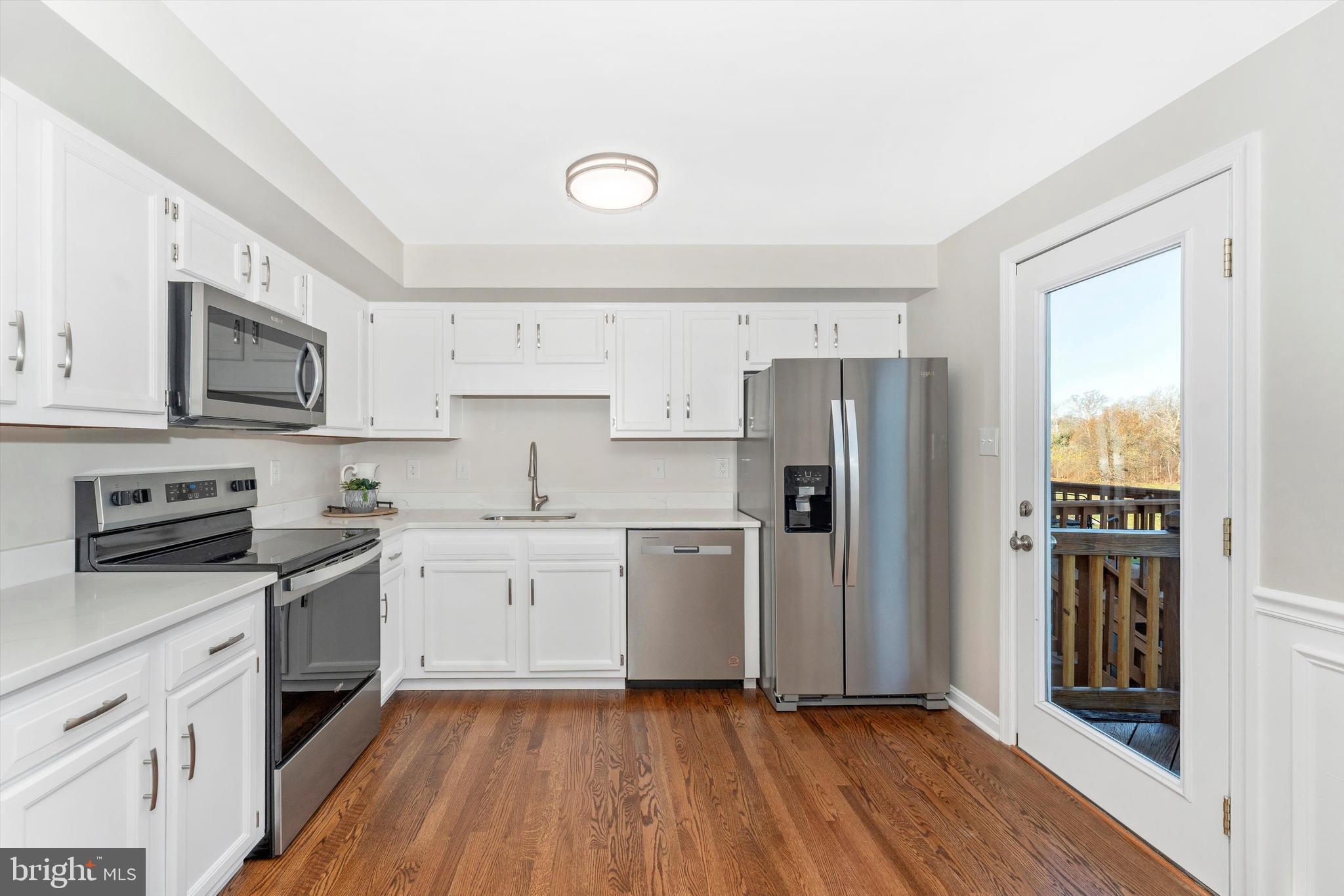 WATERSIDE - Residential