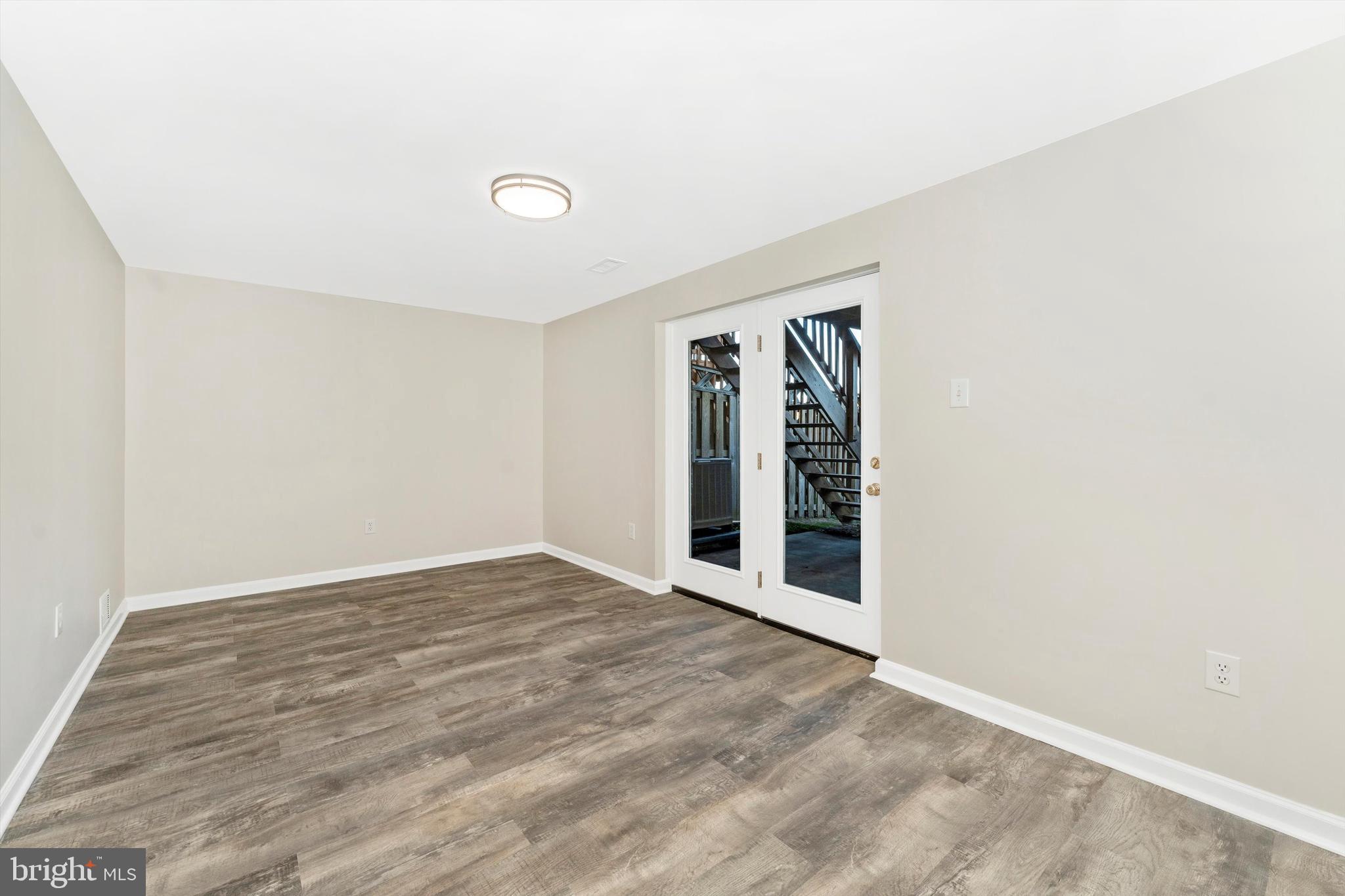 WATERSIDE - Residential