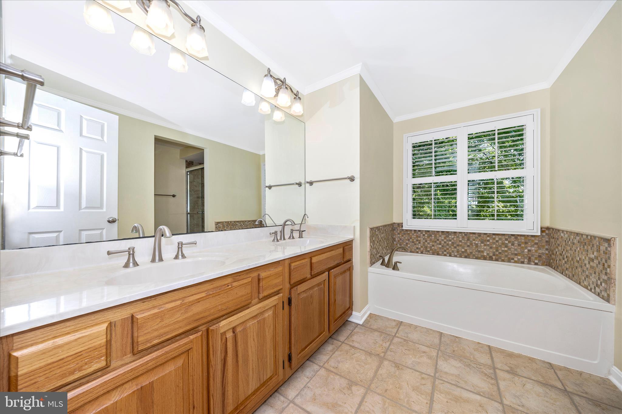 STEEPLE CHASE - Residential