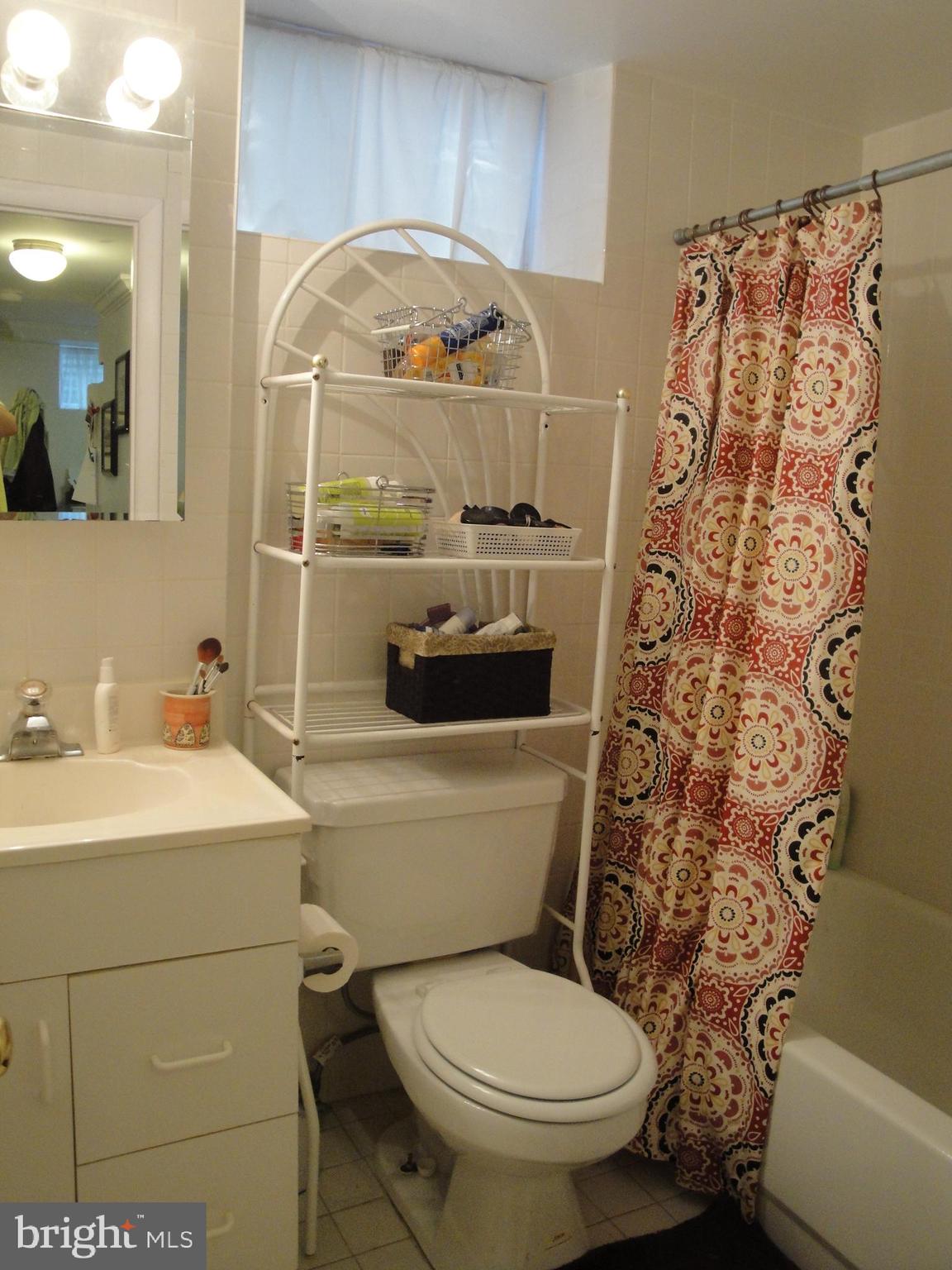 ADDISON HEIGHTS - Residential Lease