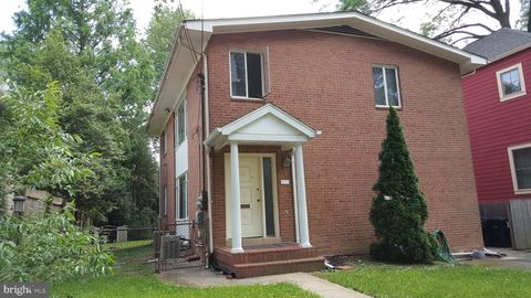 1034 17TH STREET S B ARLINGTON VA 22202