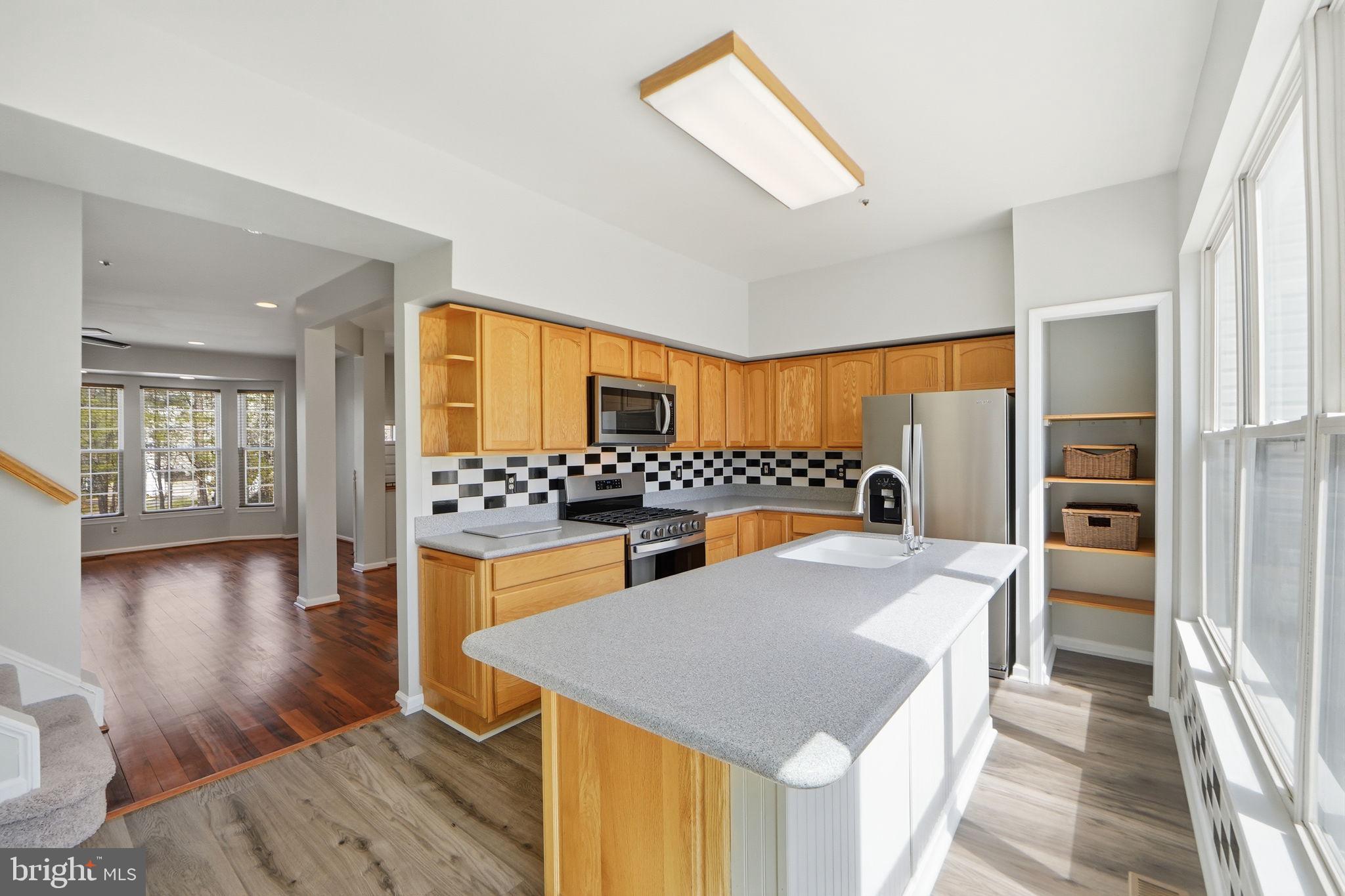 NORTHRIDGE - Residential