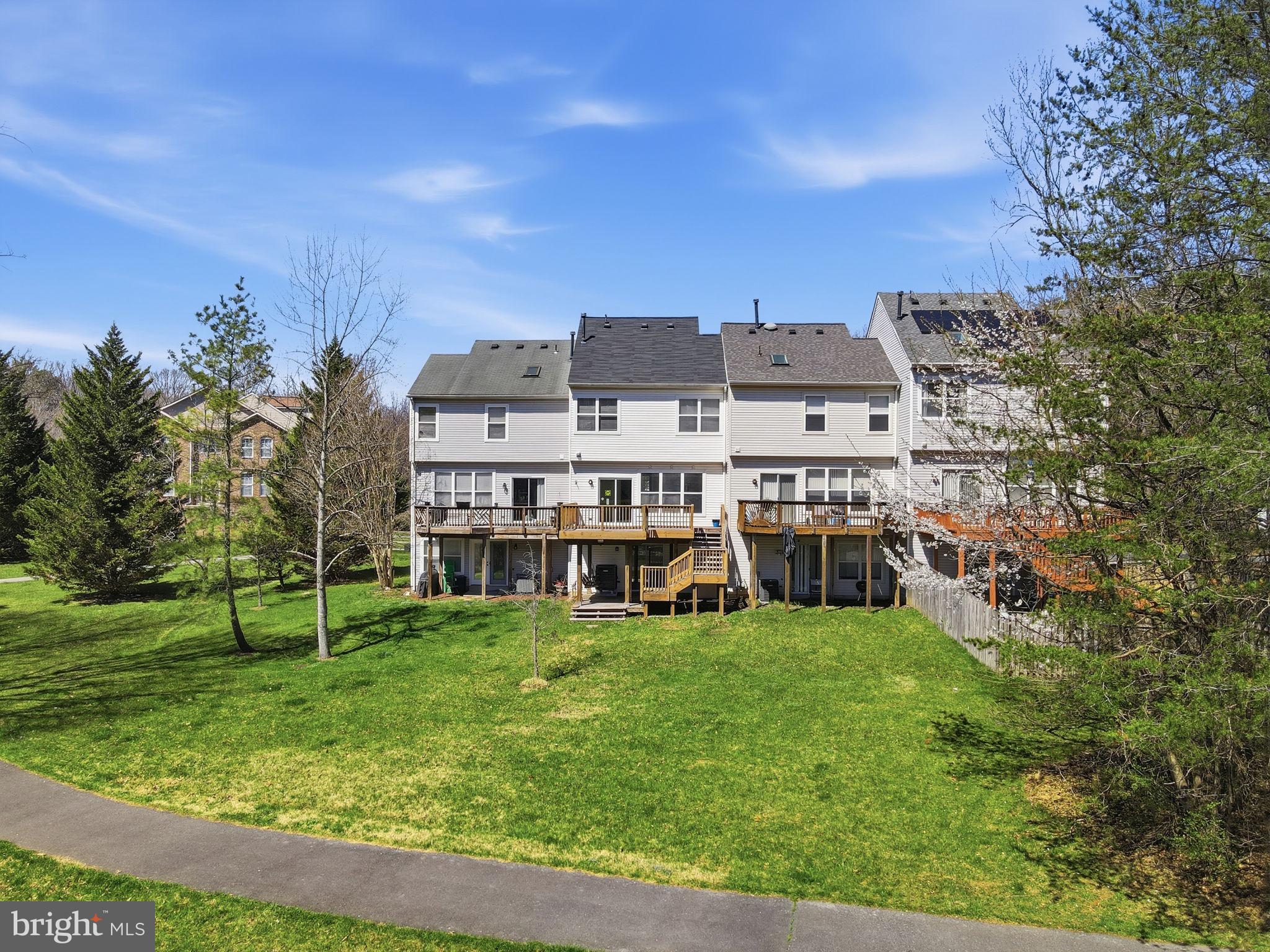 NORTHRIDGE - Residential