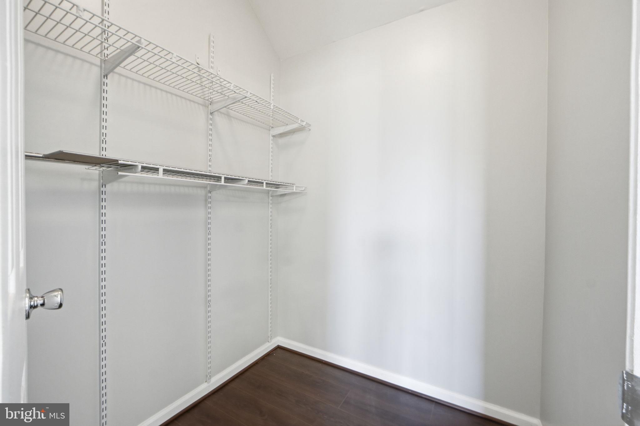 NORTHRIDGE - Residential