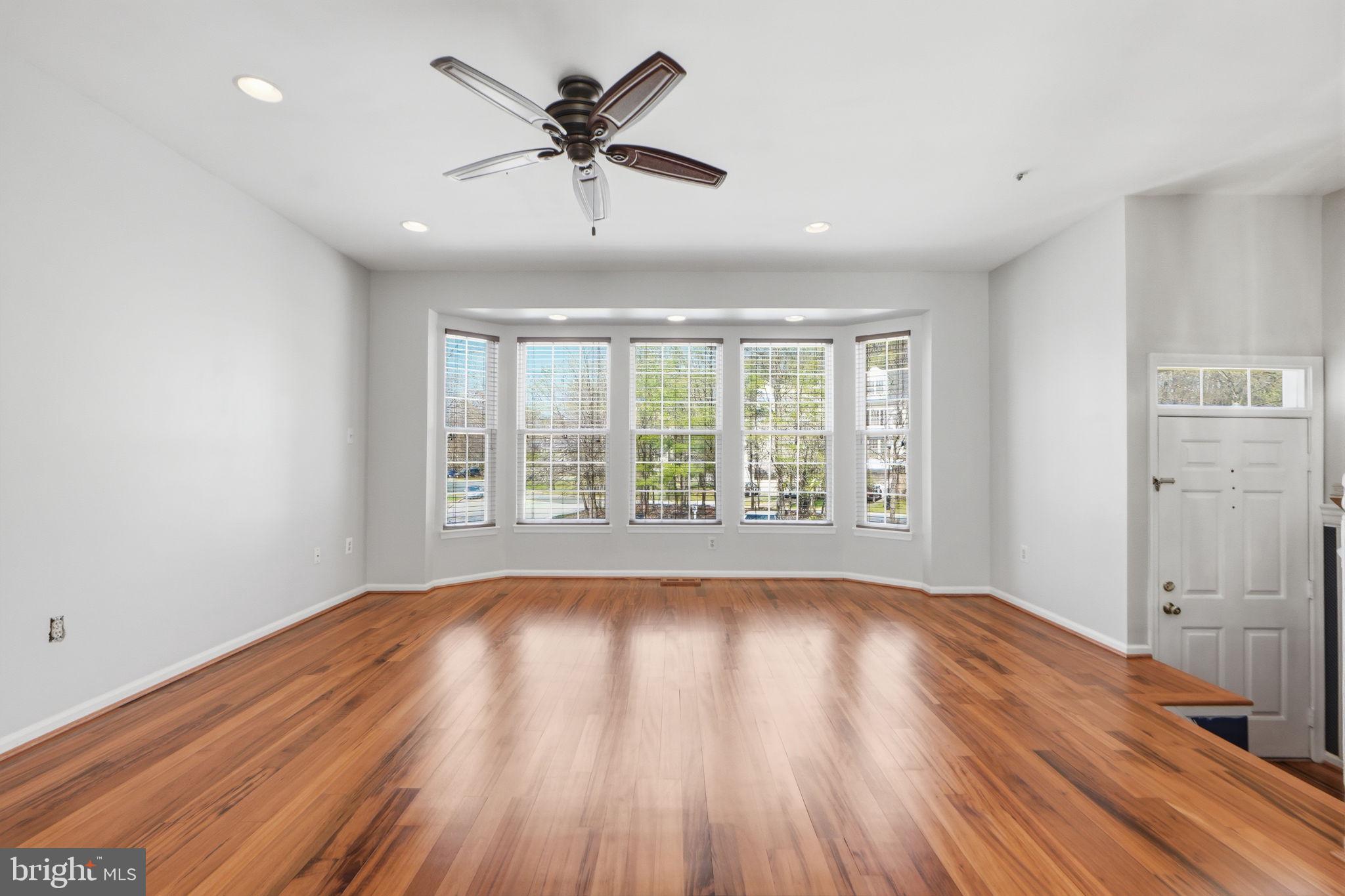 NORTHRIDGE - Residential