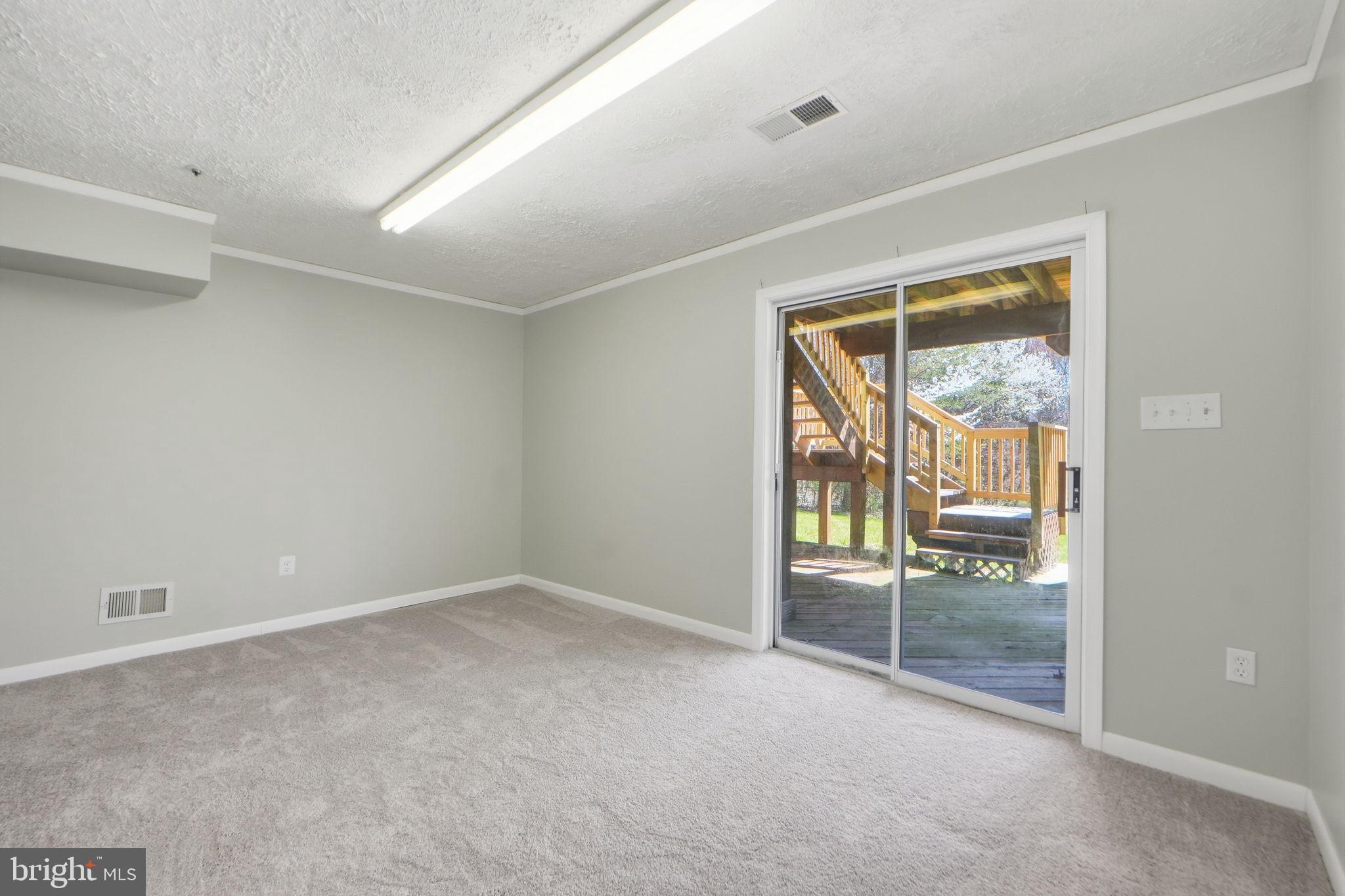 NORTHRIDGE - Residential