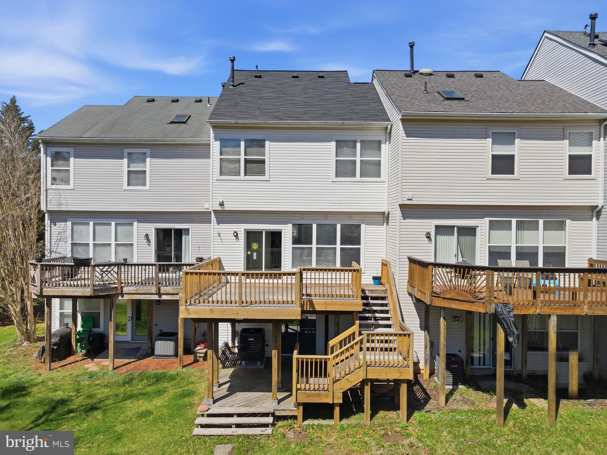 NORTHRIDGE - Residential