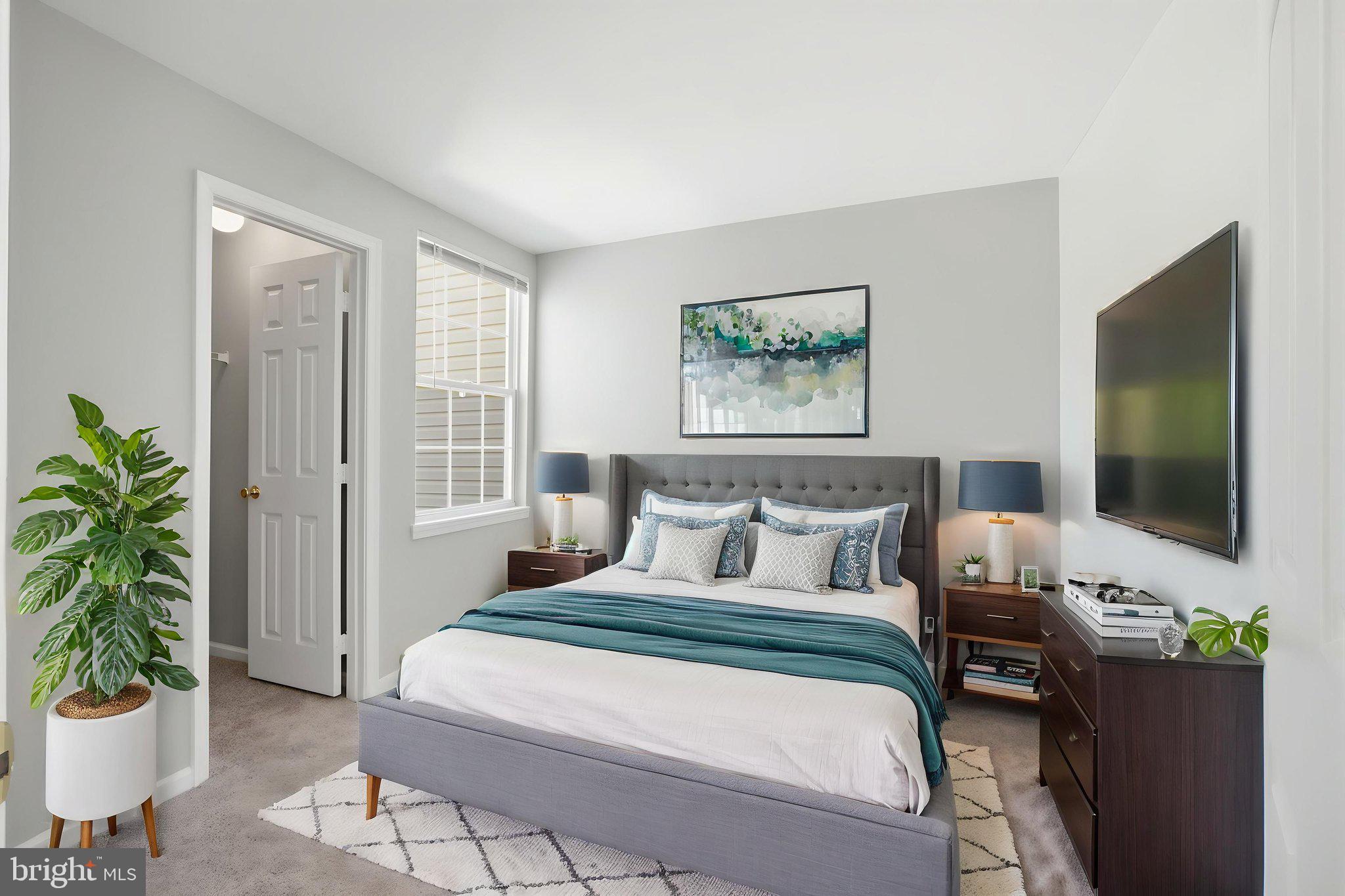 NORTHRIDGE - Residential