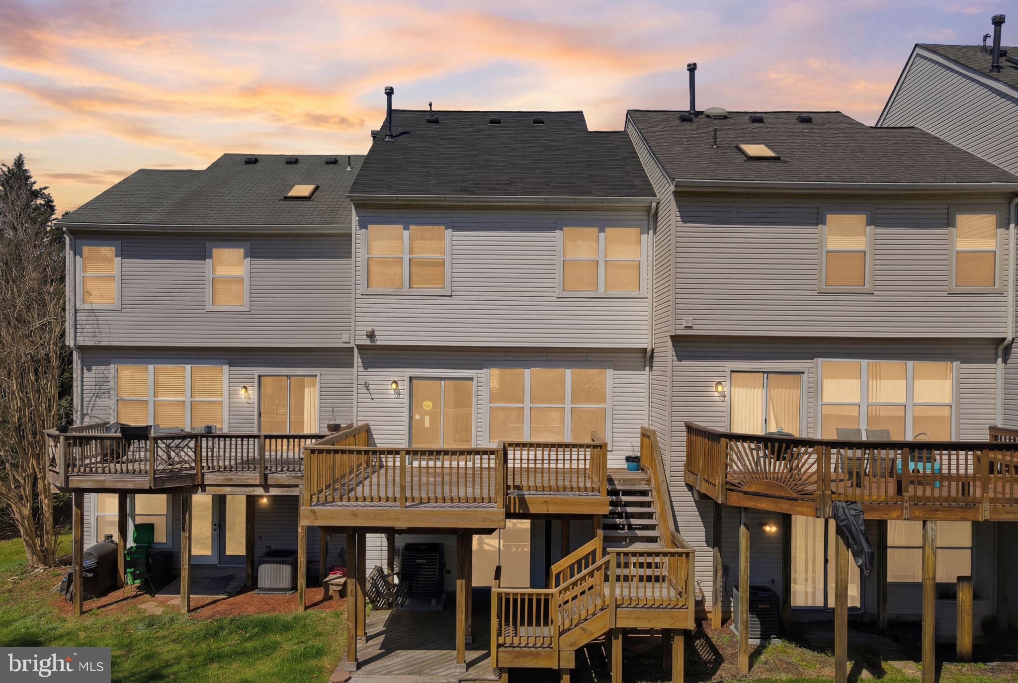 NORTHRIDGE - Residential