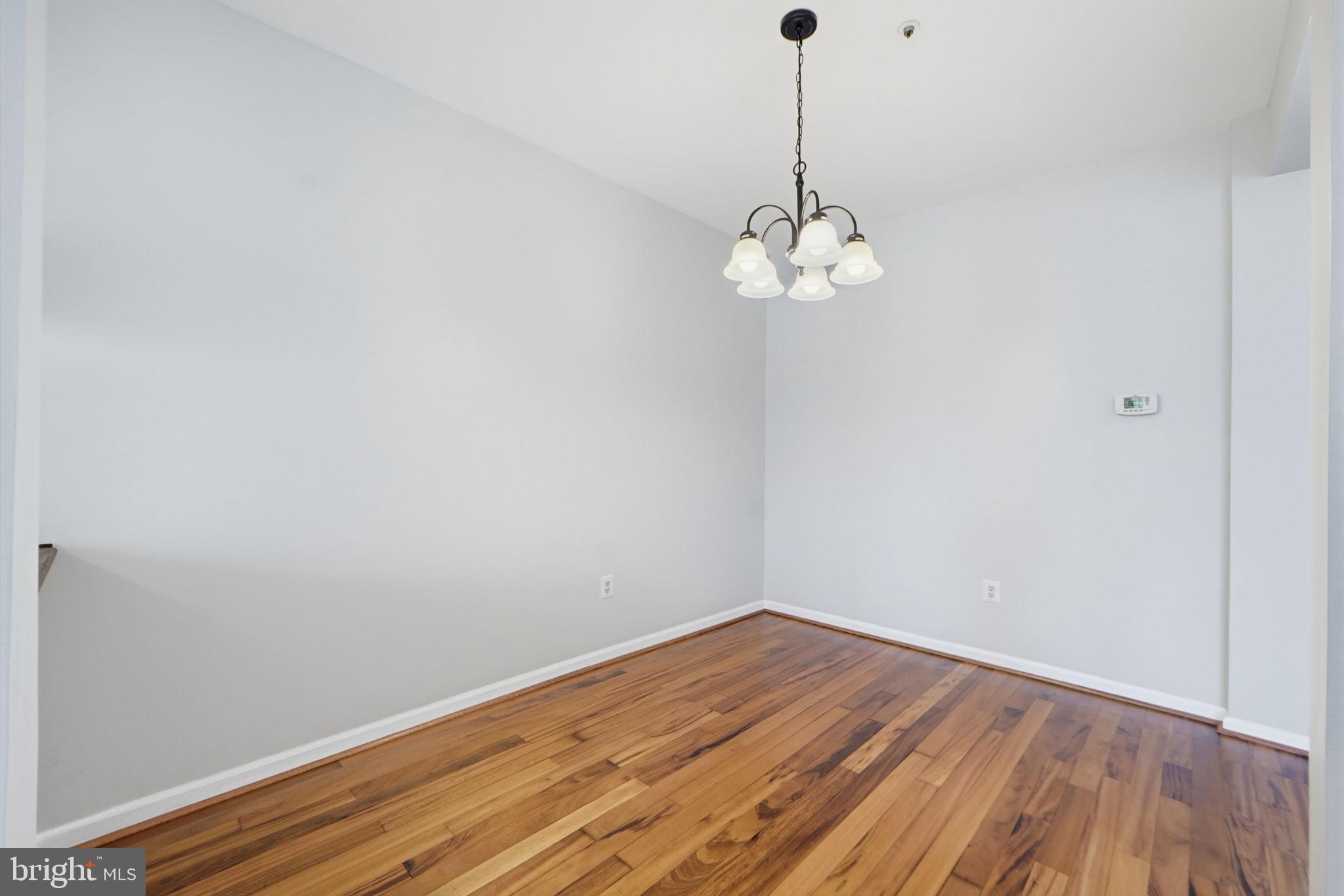 NORTHRIDGE - Residential