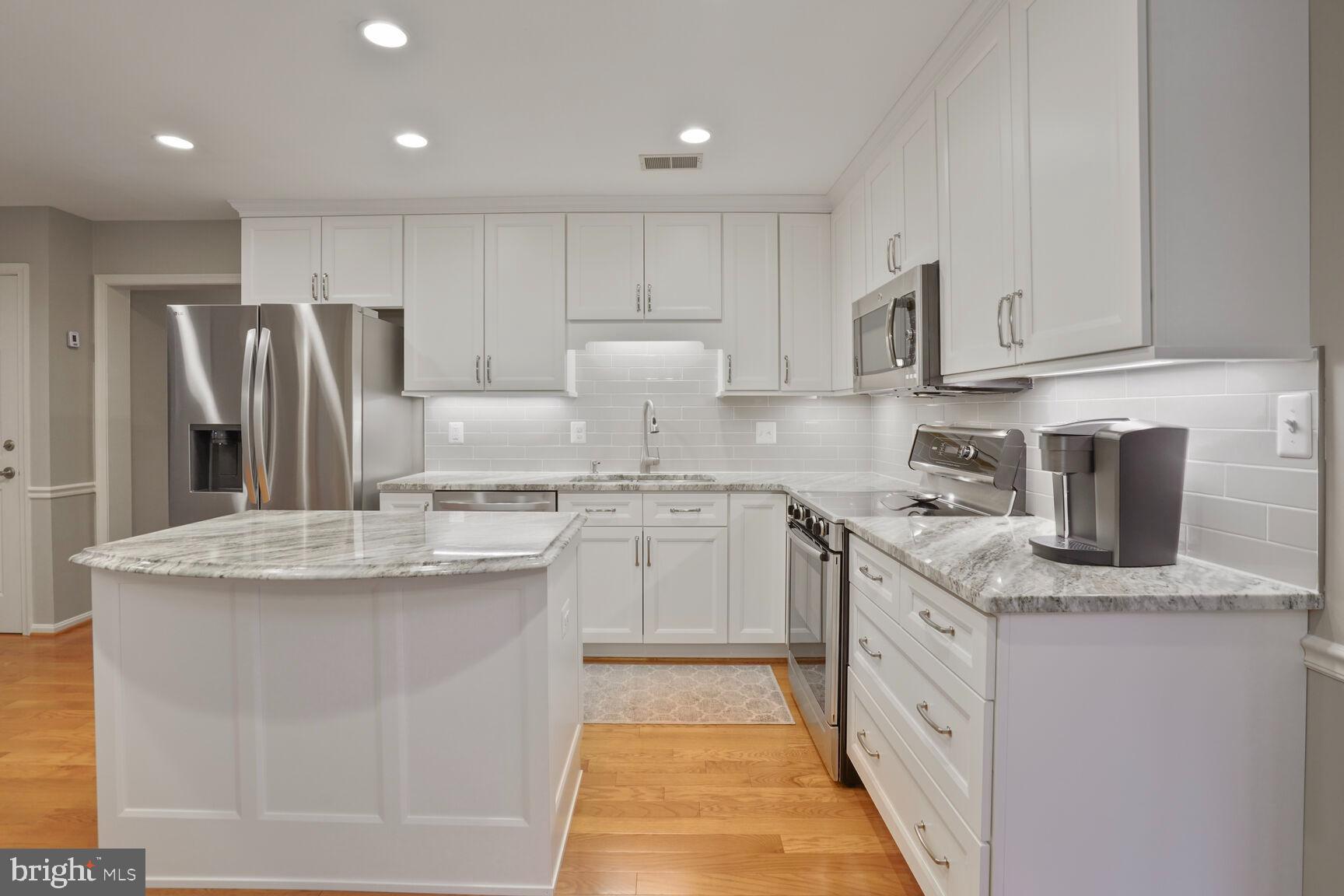 NEWPORT - Residential