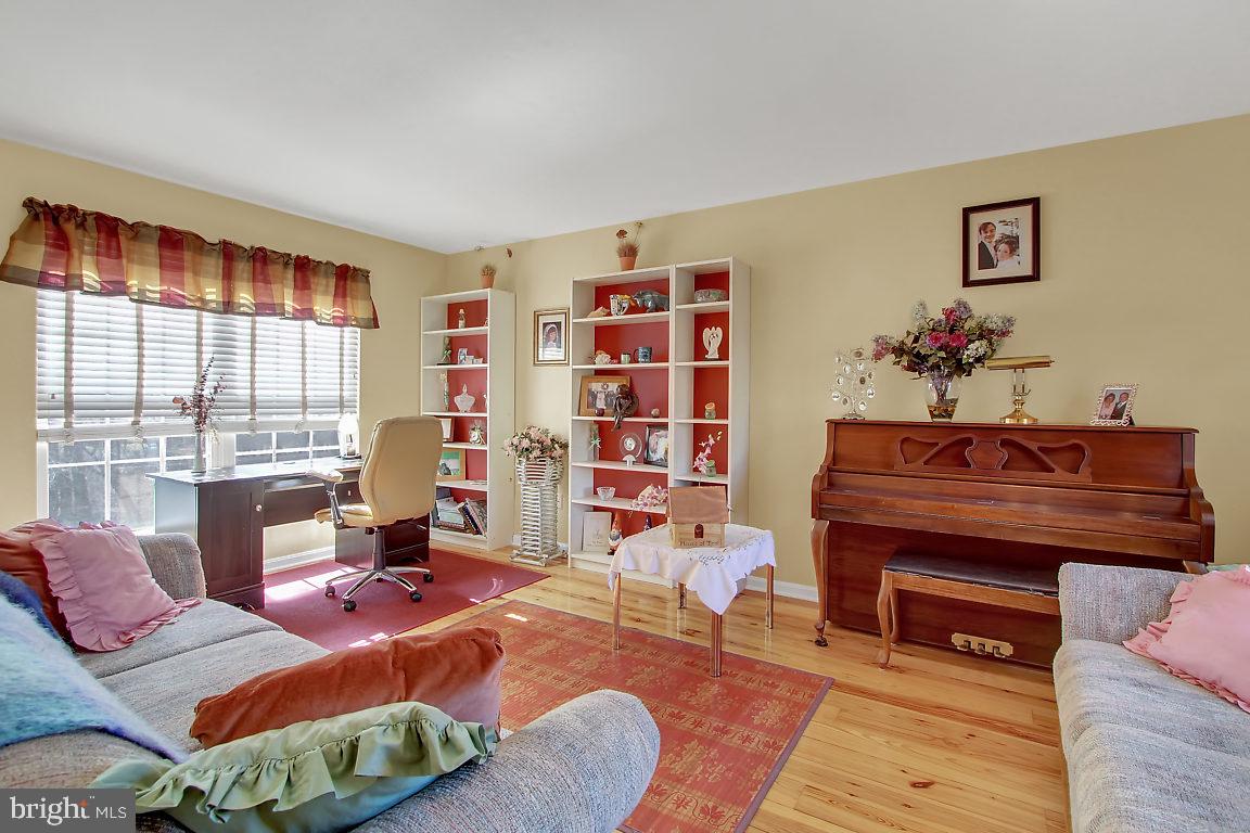 WOODLAND SPRINGS - Residential