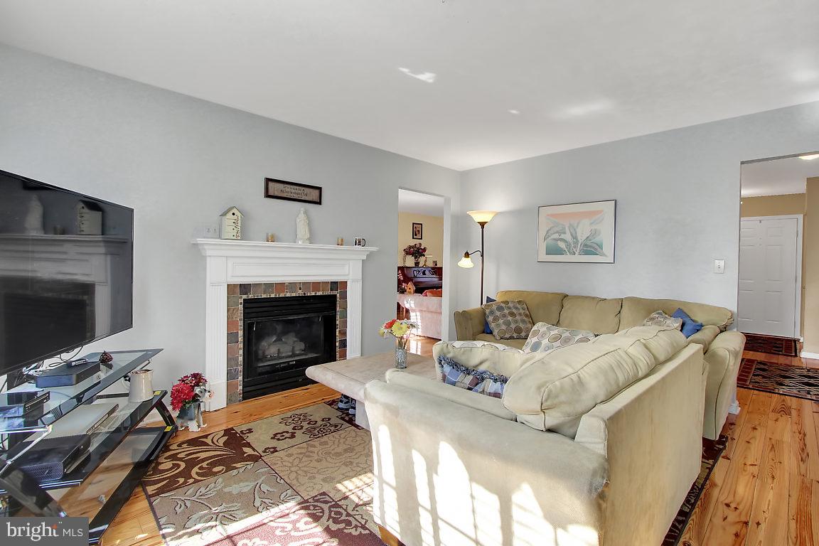 WOODLAND SPRINGS - Residential