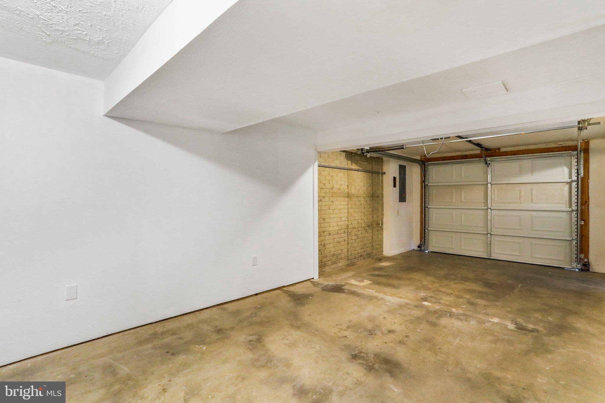 HEDGESVILLE HILLS - Residential