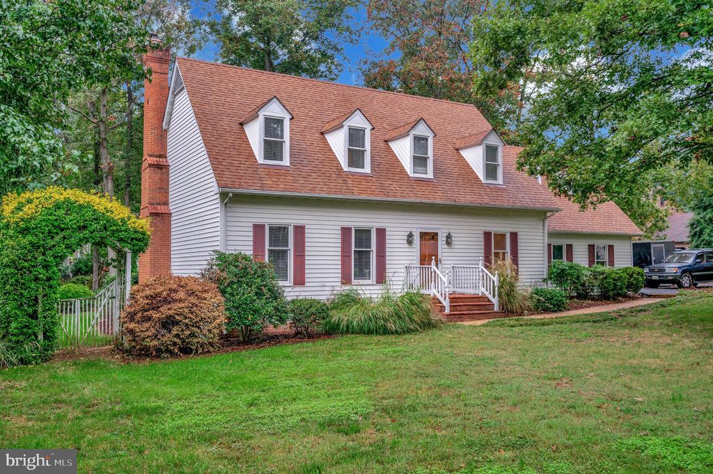Photo of 416 Whitecliff Drive, FREDERICKSBURG, VA 22407 (MLS # VASP2035378)