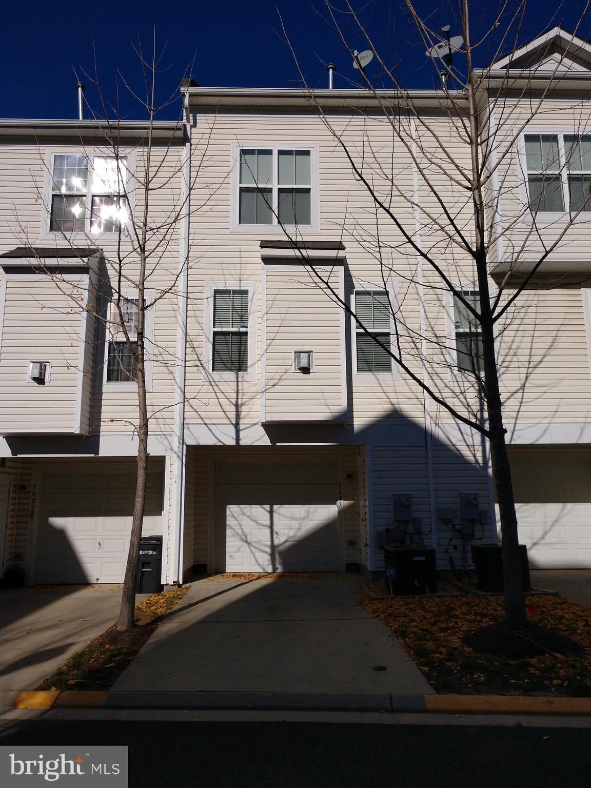 TOWN CENTER AT CAMP SPRINGS - Residential Lease