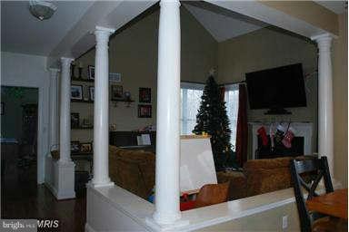 THREE CREEKS - Residential