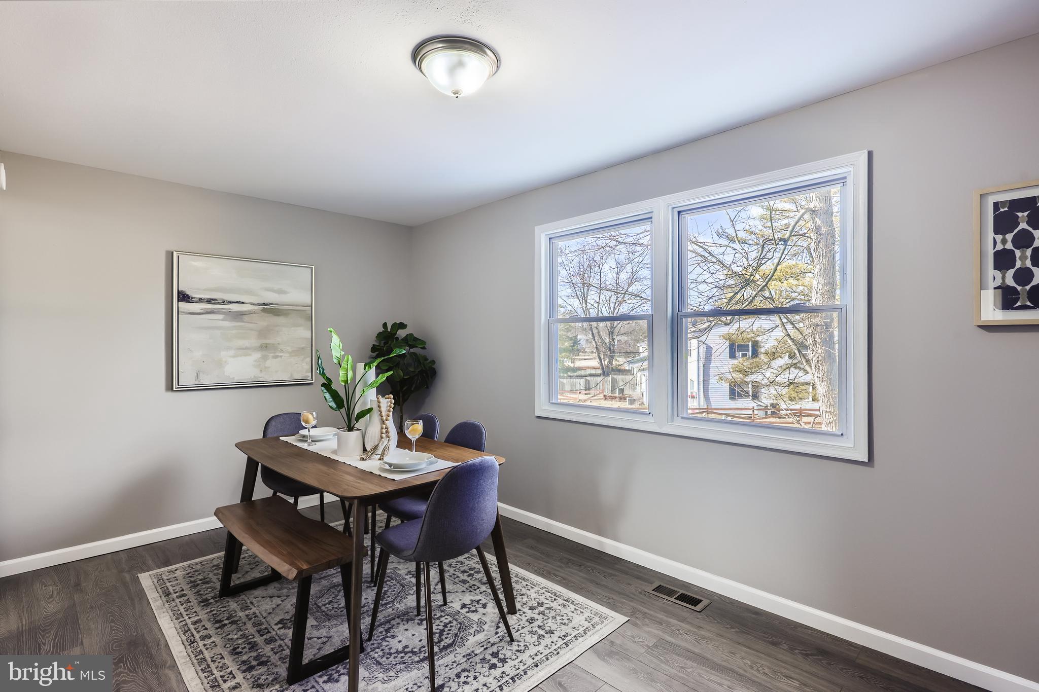 HARFORD SQUARE - Residential