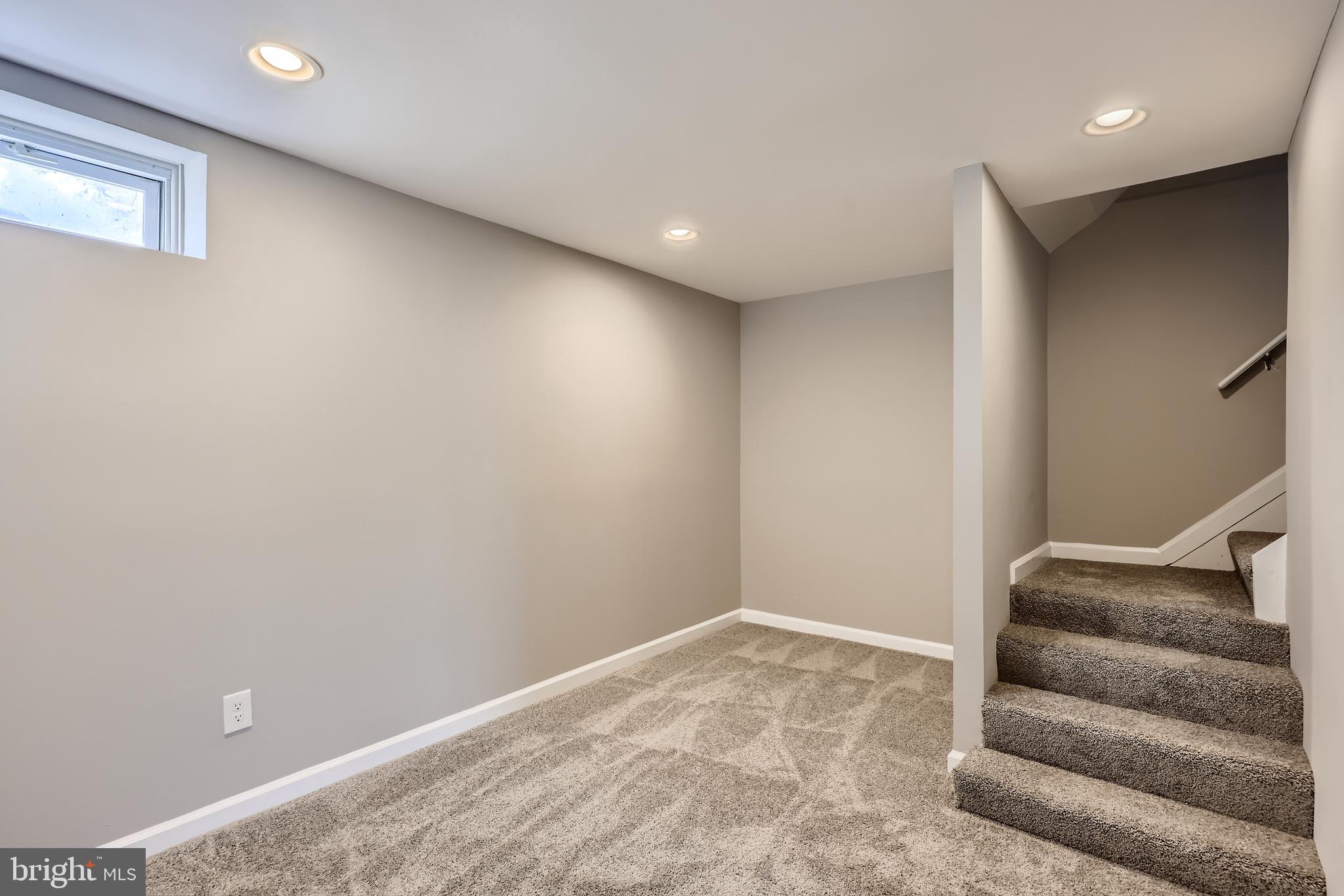 HARFORD SQUARE - Residential