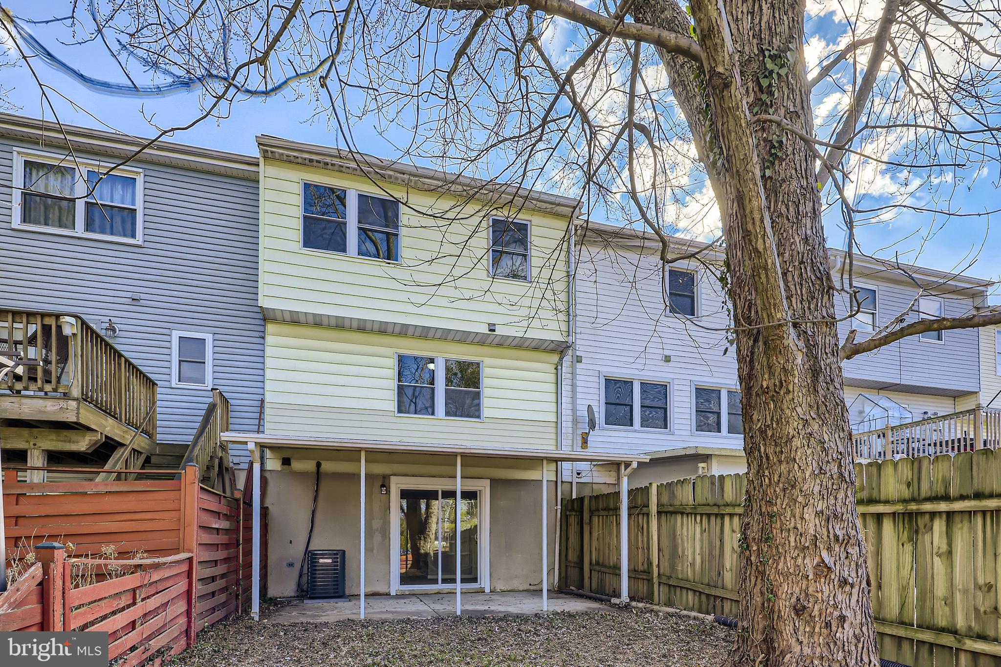 HARFORD SQUARE - Residential