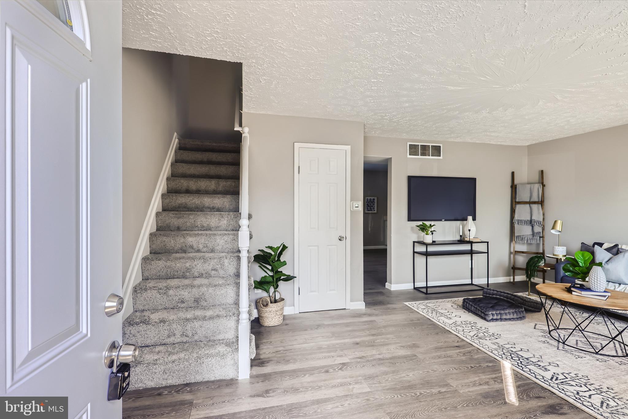 HARFORD SQUARE - Residential