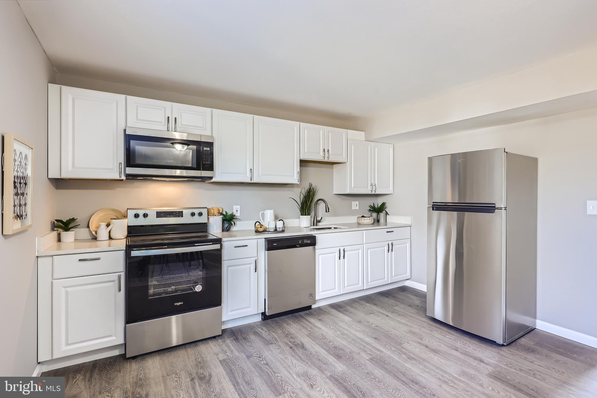 HARFORD SQUARE - Residential