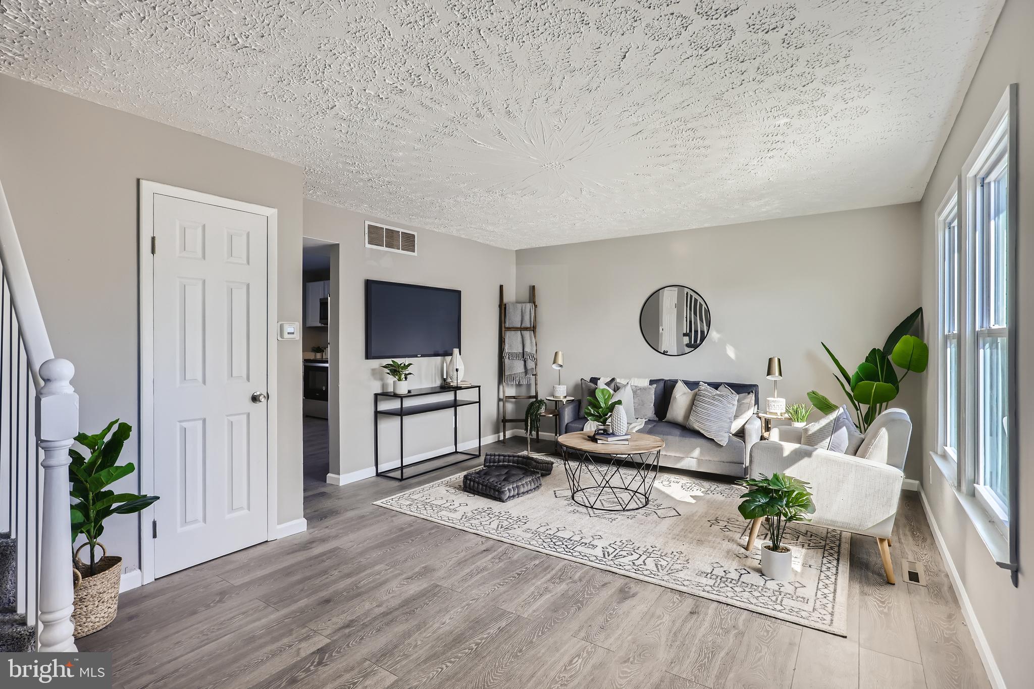 HARFORD SQUARE - Residential