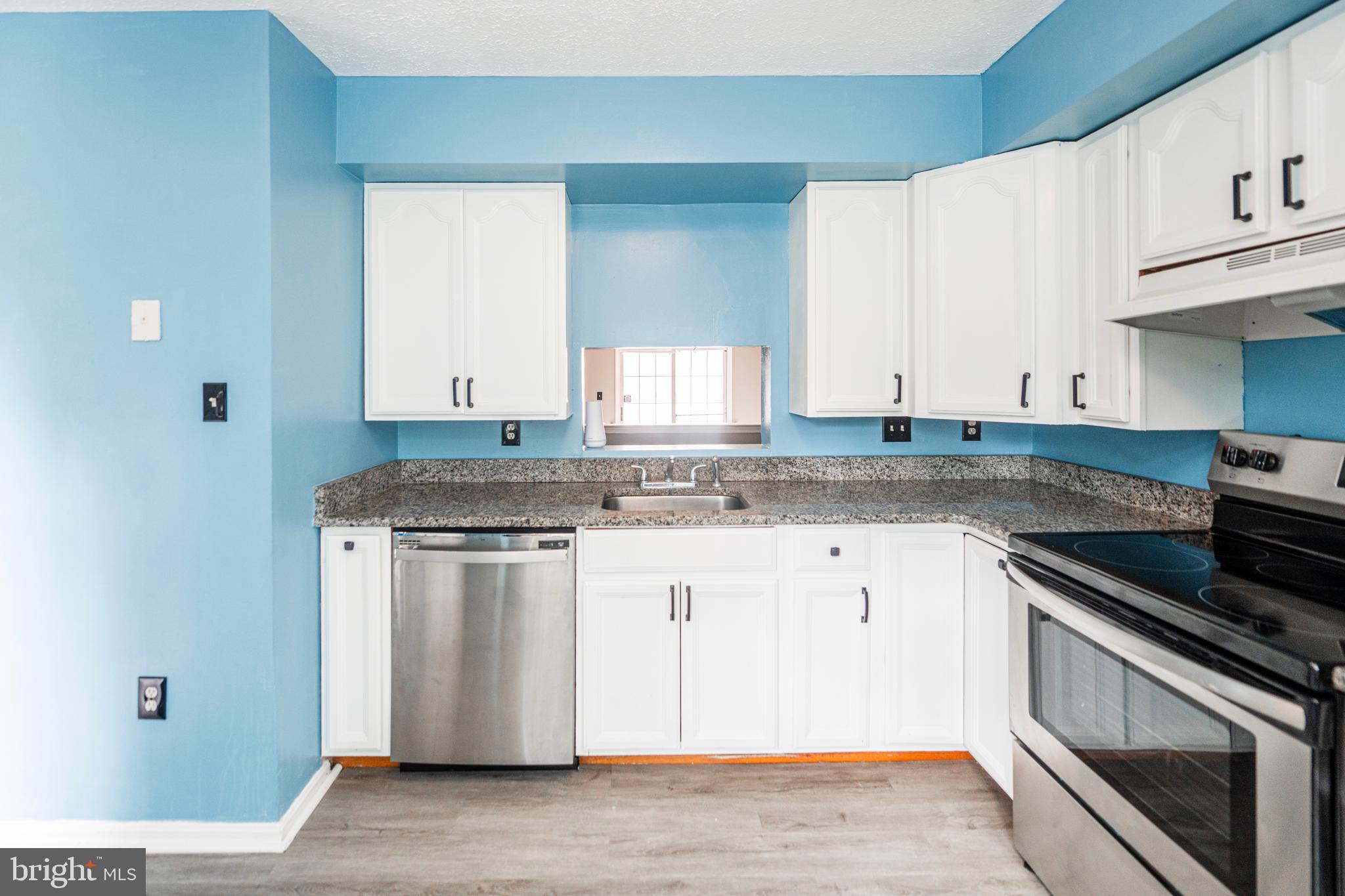 CAPITAL VIEW TOWNHOUSES - Residential