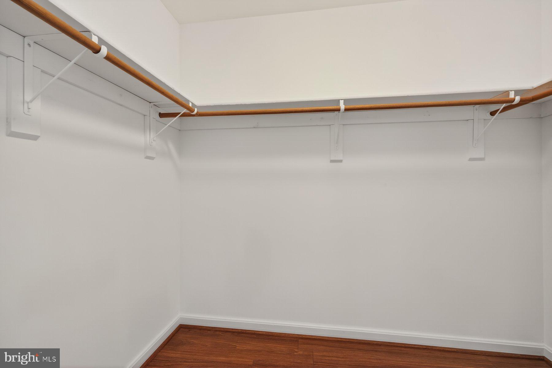 VICTORIA STATION - Residential