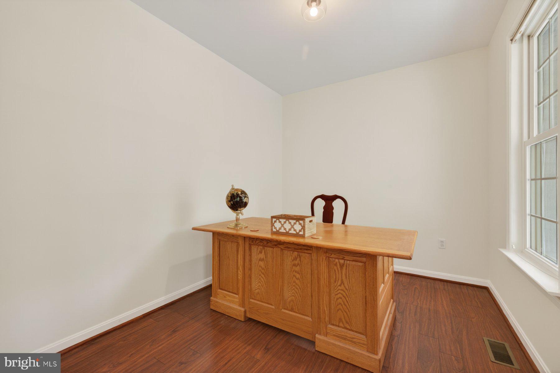 VICTORIA STATION - Residential