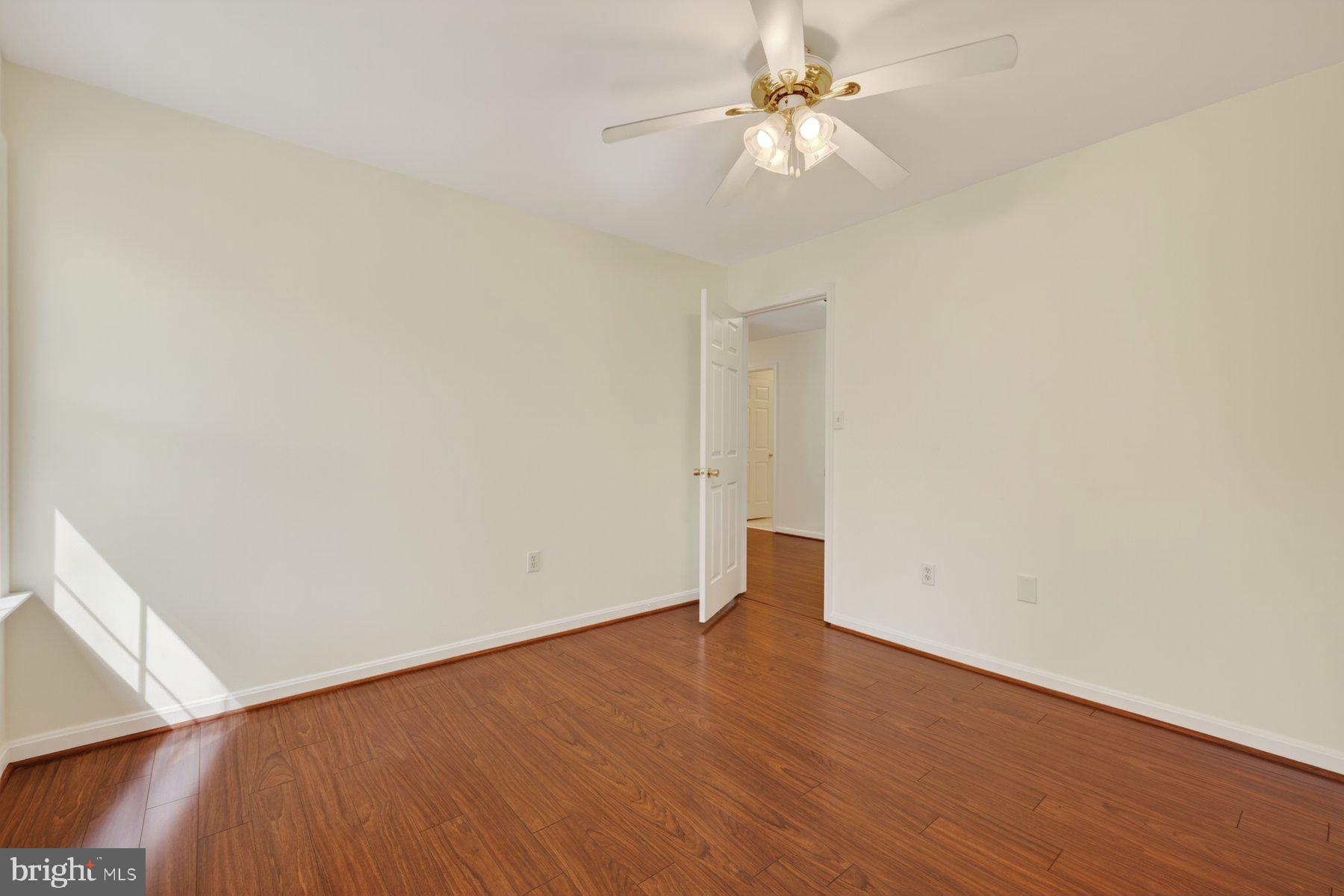 VICTORIA STATION - Residential