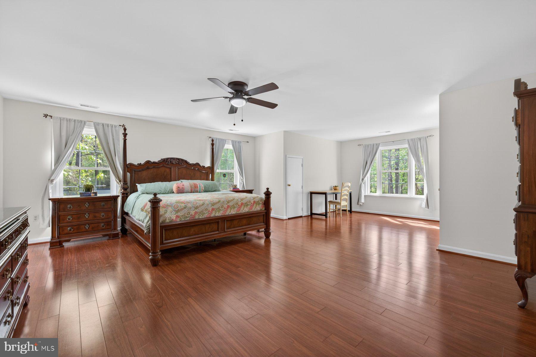 VICTORIA STATION - Residential