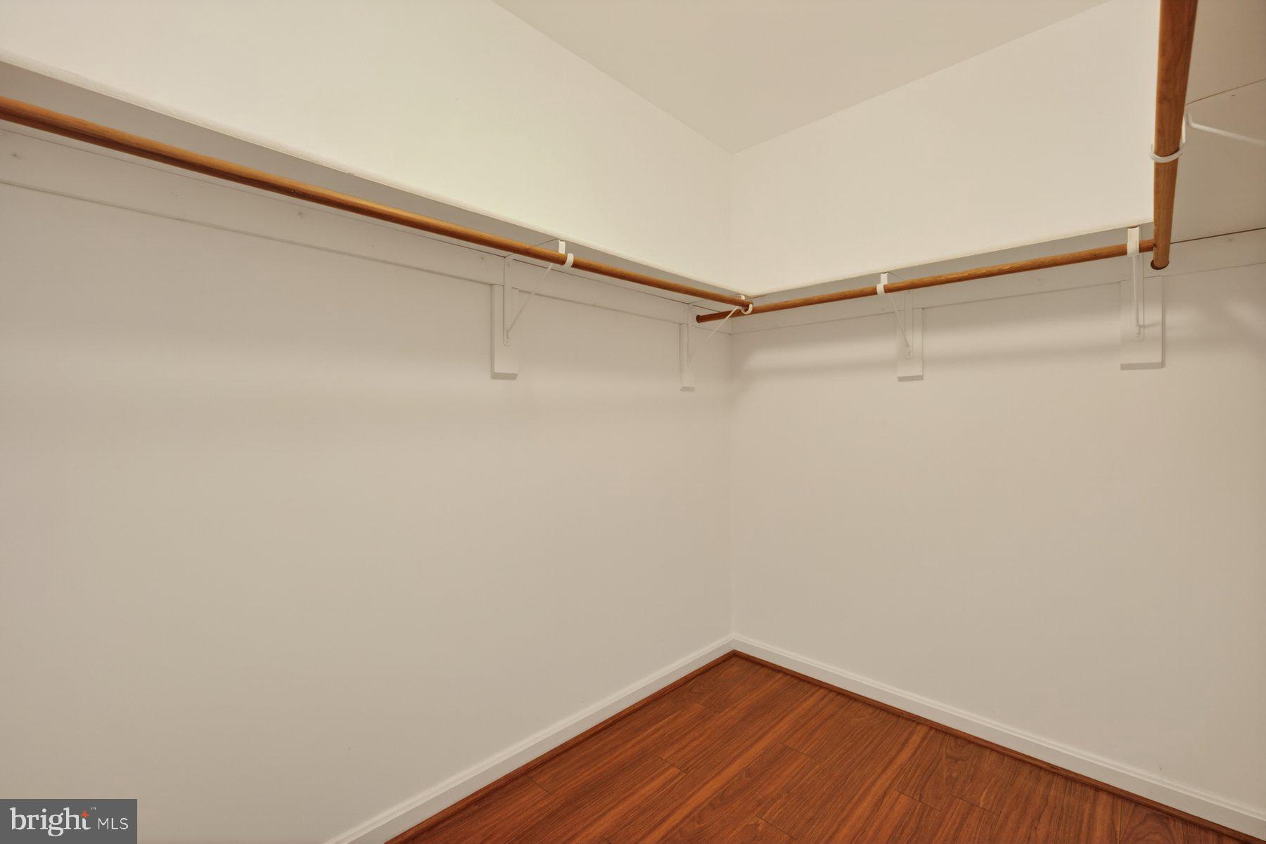 VICTORIA STATION - Residential