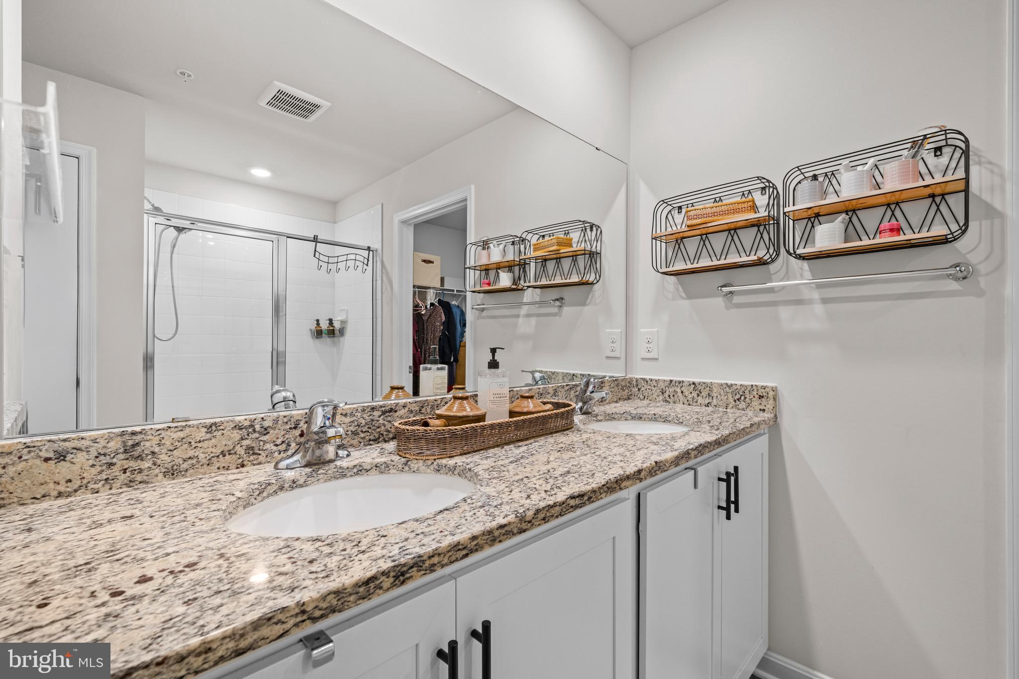 PINEGROVE - Residential