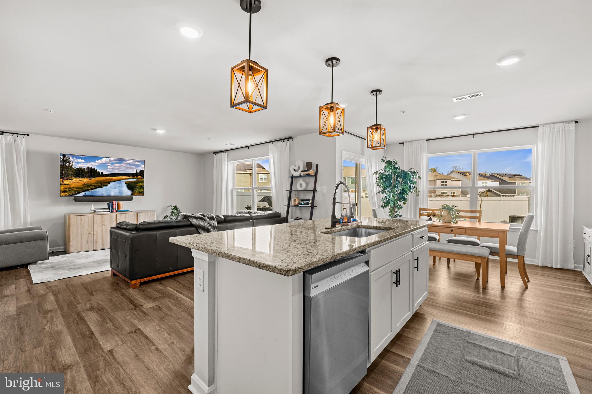 PINEGROVE - Residential